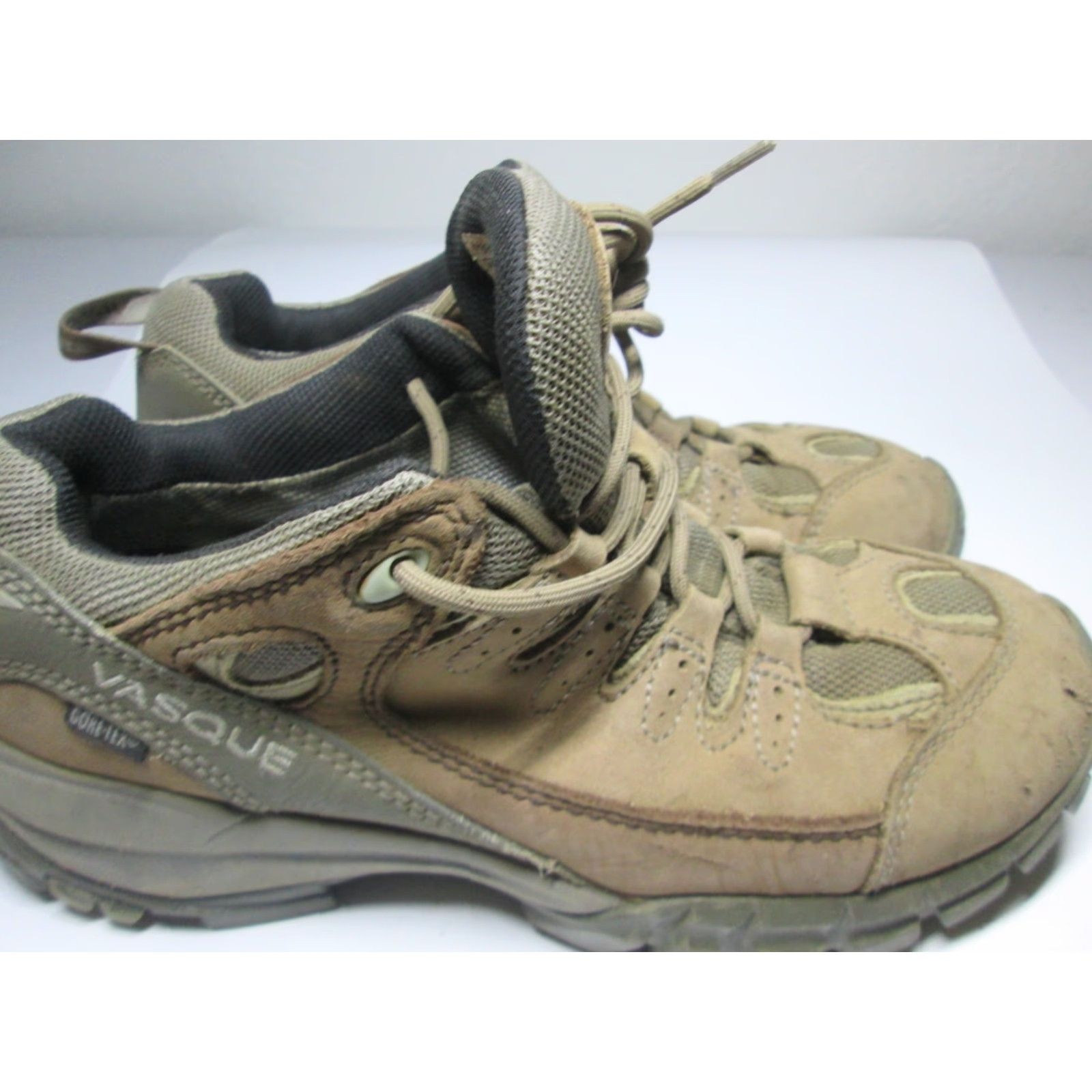 Vasque Vasque Womens Size 8M Sneakers Beige Leather Vibram Gore-Tex Logo Tie Active Size US 8 / IT 38 - 5 Thumbnail