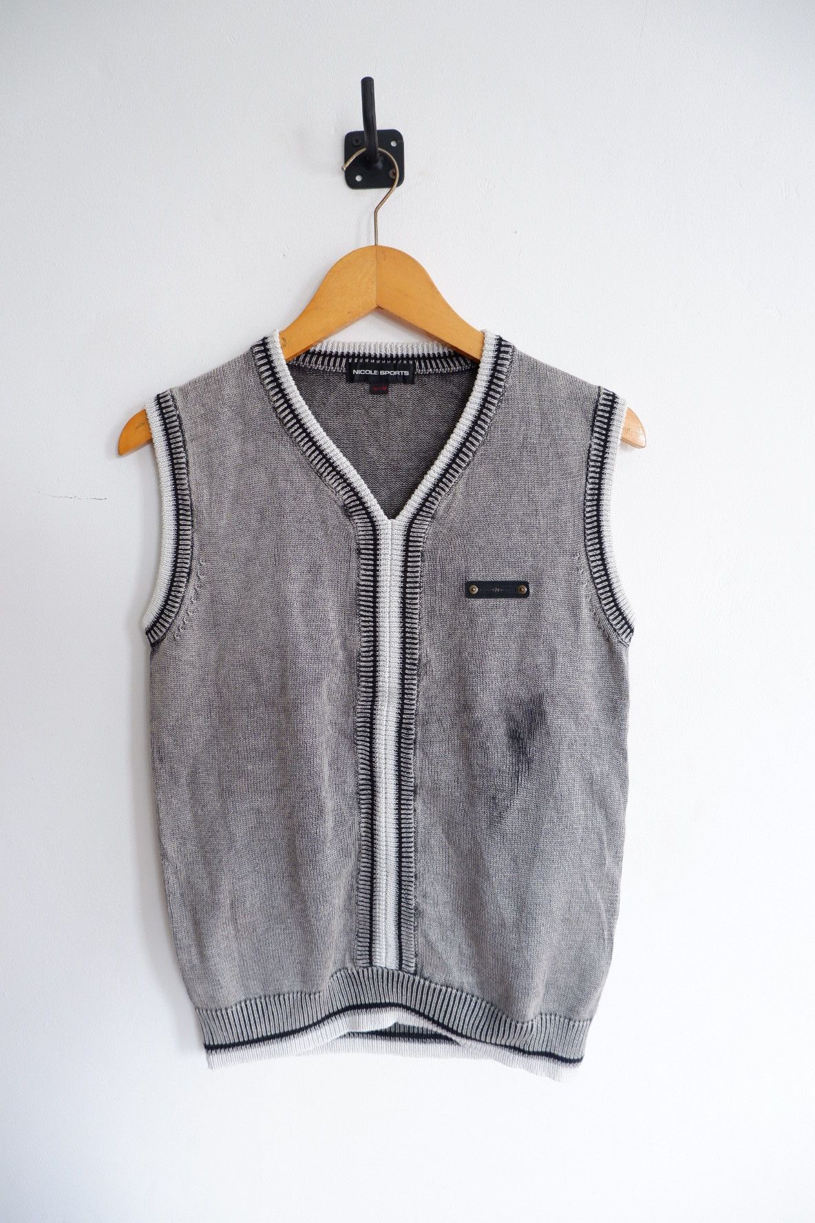 20471120 Y2K Nicole Sports Overwash Knitted Vest Fit Small Size US M / EU 48-50 / 2 - 1 Thumbnail