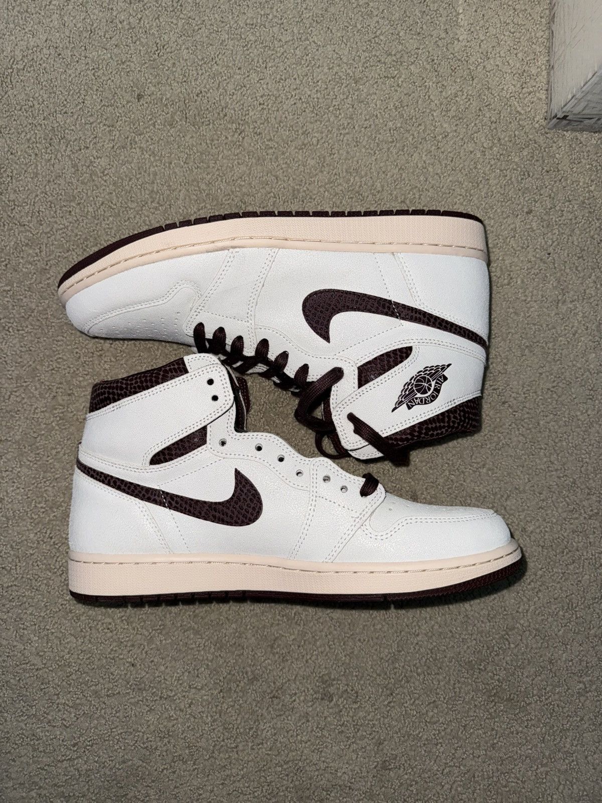 A Ma Maniere × Jordan Brand Jordan 1 Retro High OG Size US 12 / EU 45 - 2 Thumbnail