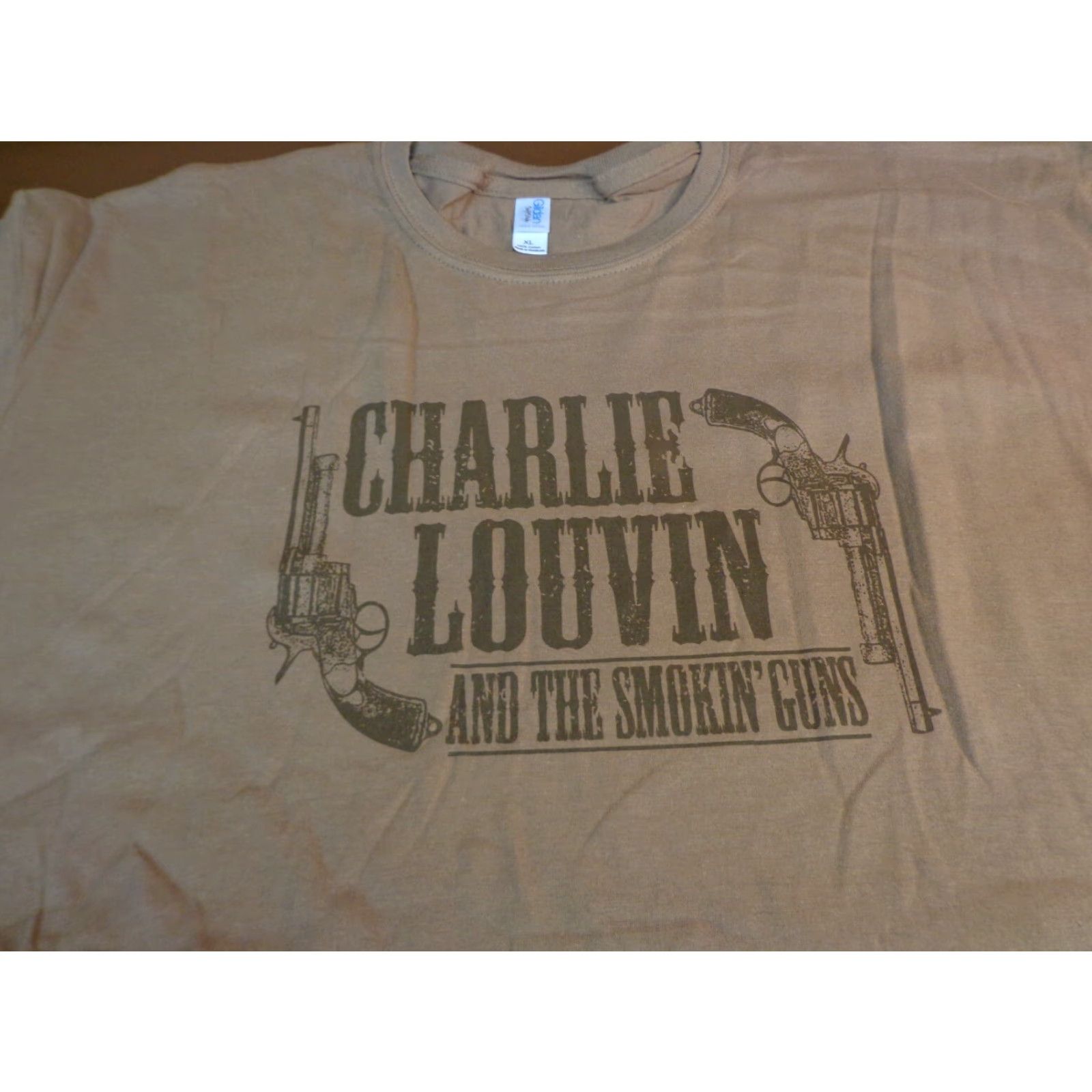 Gildan Charlie Louvin & The Smokin' Guns T-Shirt XL Brown Men Short Sleeve Graphic Tee Gildan Brand / Type: T-Shirt Size US XL / EU 56 / 4 - 2 Thumbnail