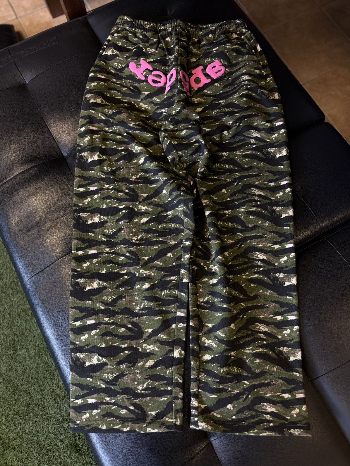 Sp5der Sp5der Worldwide Camo/Pink Sweatpants Size L (NEW) Size US 33 - 1 Thumbnail