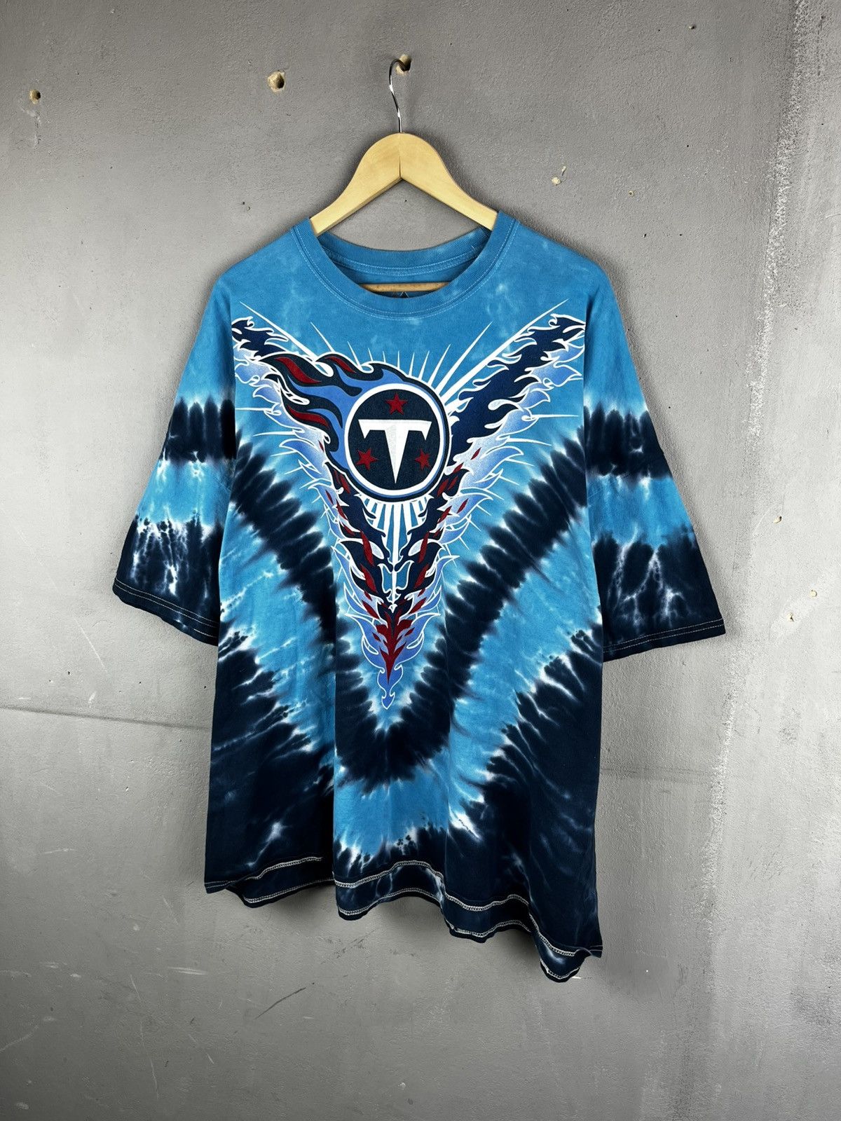 Vintage Vintage Tennessee Titans T-Shirt Mens M NFL Tie Dye Size US XXL / EU 58 / 5 - 5 Thumbnail