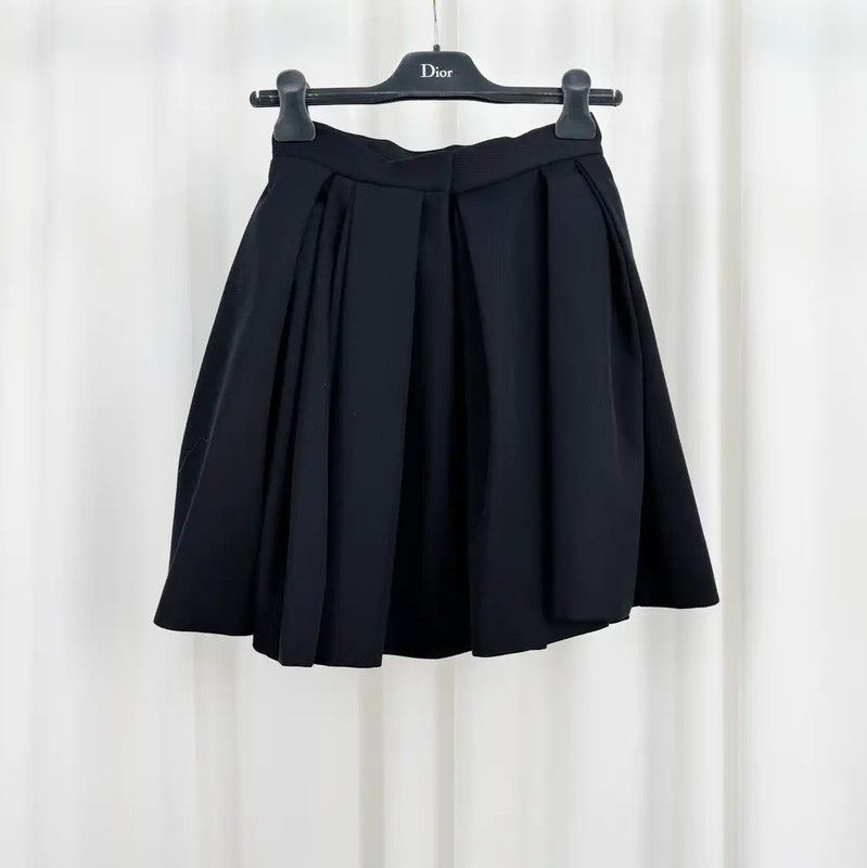 Louis Vuitton Louis Vuitton Black Pleated Skirt for Summer 0089 Size 23" - 1 Thumbnail