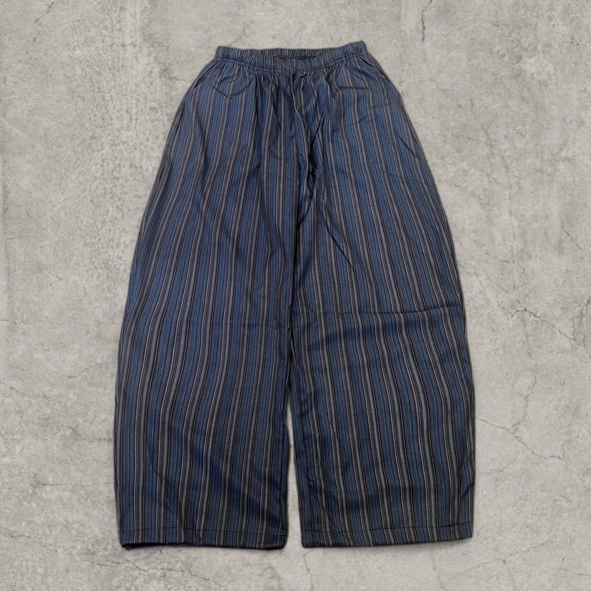 Japanese Brand Relaxed fit baggy trousers in navy w/ white stripes. Size M Size US 32 / EU 48 - 1 Thumbnail