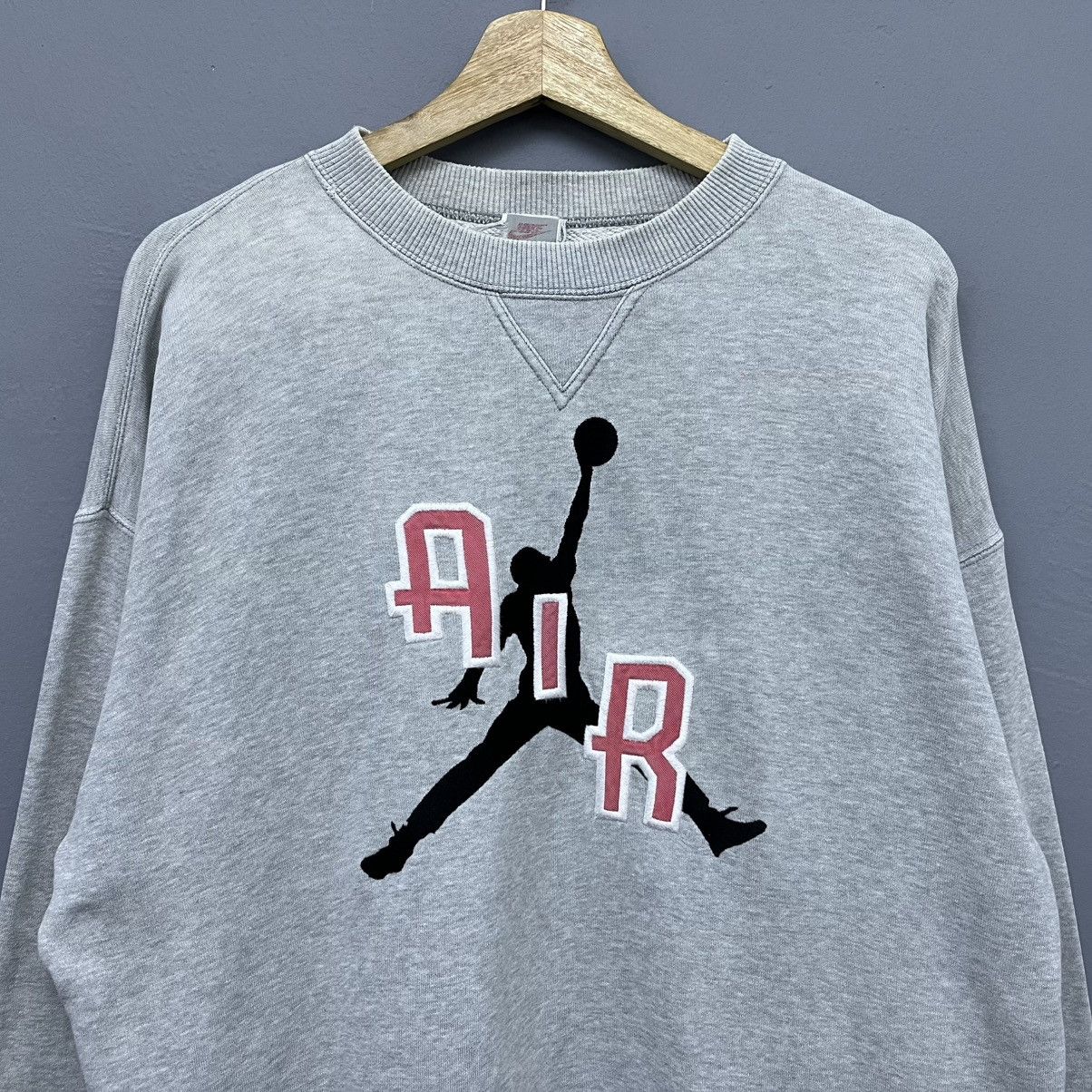 Nike Vintage Nike Air Jordan Sweatshirt Size US L / EU 52-54 / 3 - 3 Thumbnail