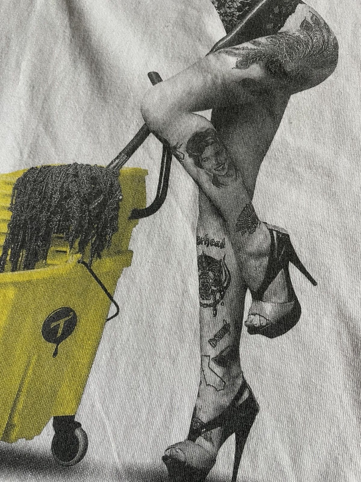 Designer Tits Vintage Y2K Sexy Girl T-Shirt Archive Wircy USA RARE Size US M / EU 48-50 / 2 - 4 Thumbnail