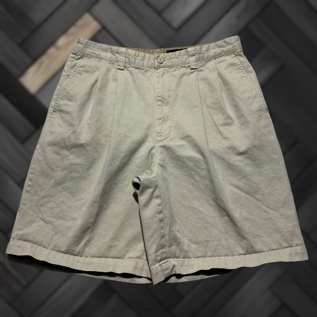 Eddie Bauer Eddie Bauer Chino Shorts Mens 34 Khaki Beige Relaxed Fit 100% Cotton Button Fly Front Pleated 4-Pocket Casual Workwear Summer Size US 34 / EU 50 - 1 Thumbnail