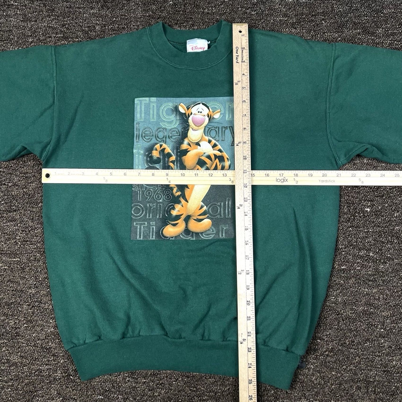 Disney VINTAGE Disney Tigger Graphic Crewneck Sweatshirt Medium Pullover Unisex Adults Green 90s Decade Shirt Size US M / EU 48-50 / 2 - 4 Thumbnail