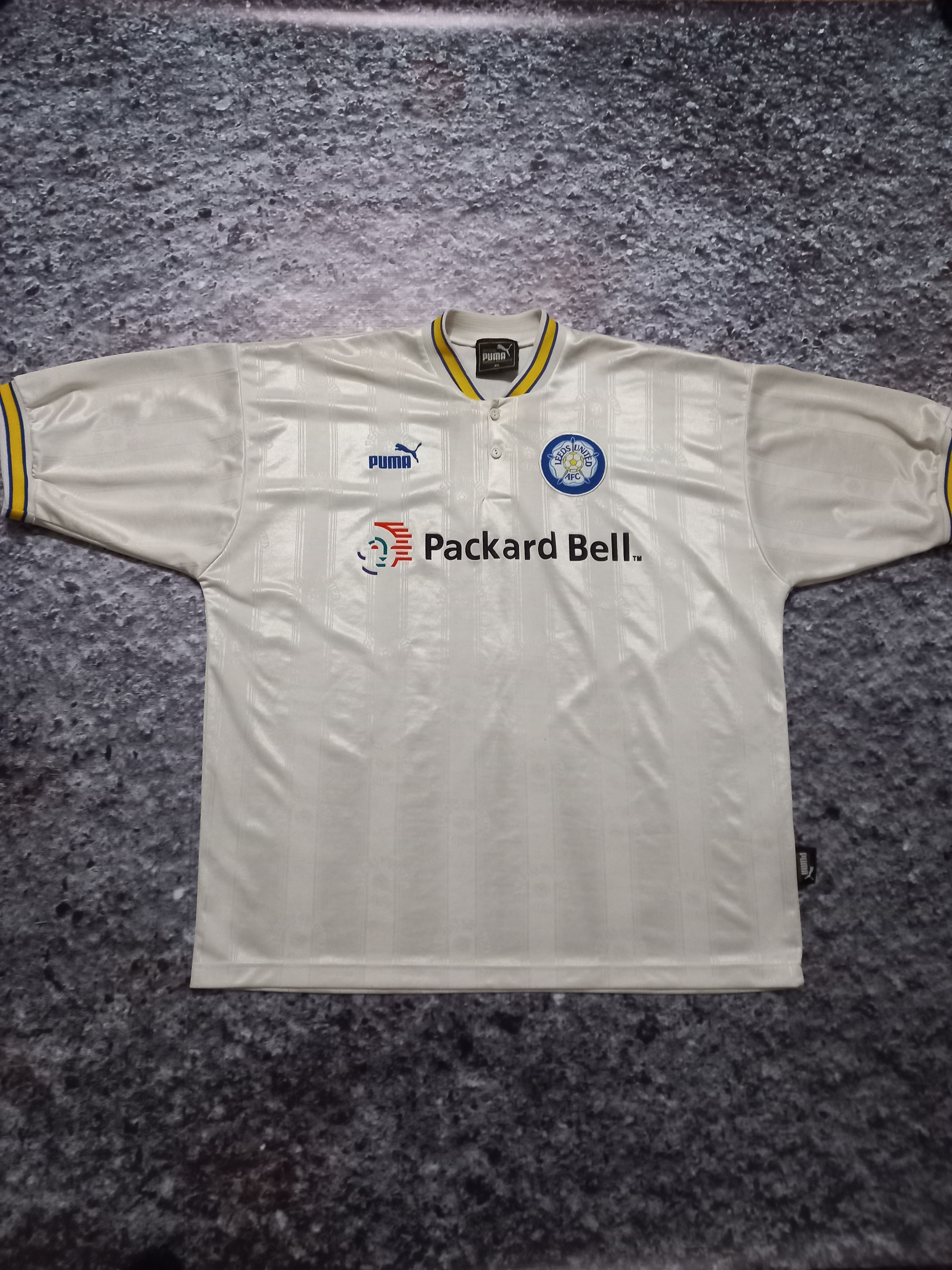 Puma × Vintage Jersey Leeds 1998 Size US XL / EU 56 / 4 - 12 Thumbnail