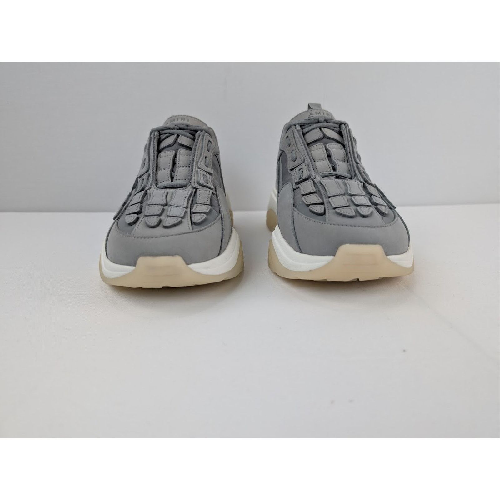 o1rshd1 Q:2 / Bone Runner in Gray