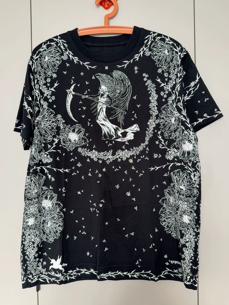 Givenchy Givenchy Crystal Studs Short-Sleeve T-Shirt, Gothic Design Size US S / EU 44-46 / 1 - 1 Thumbnail