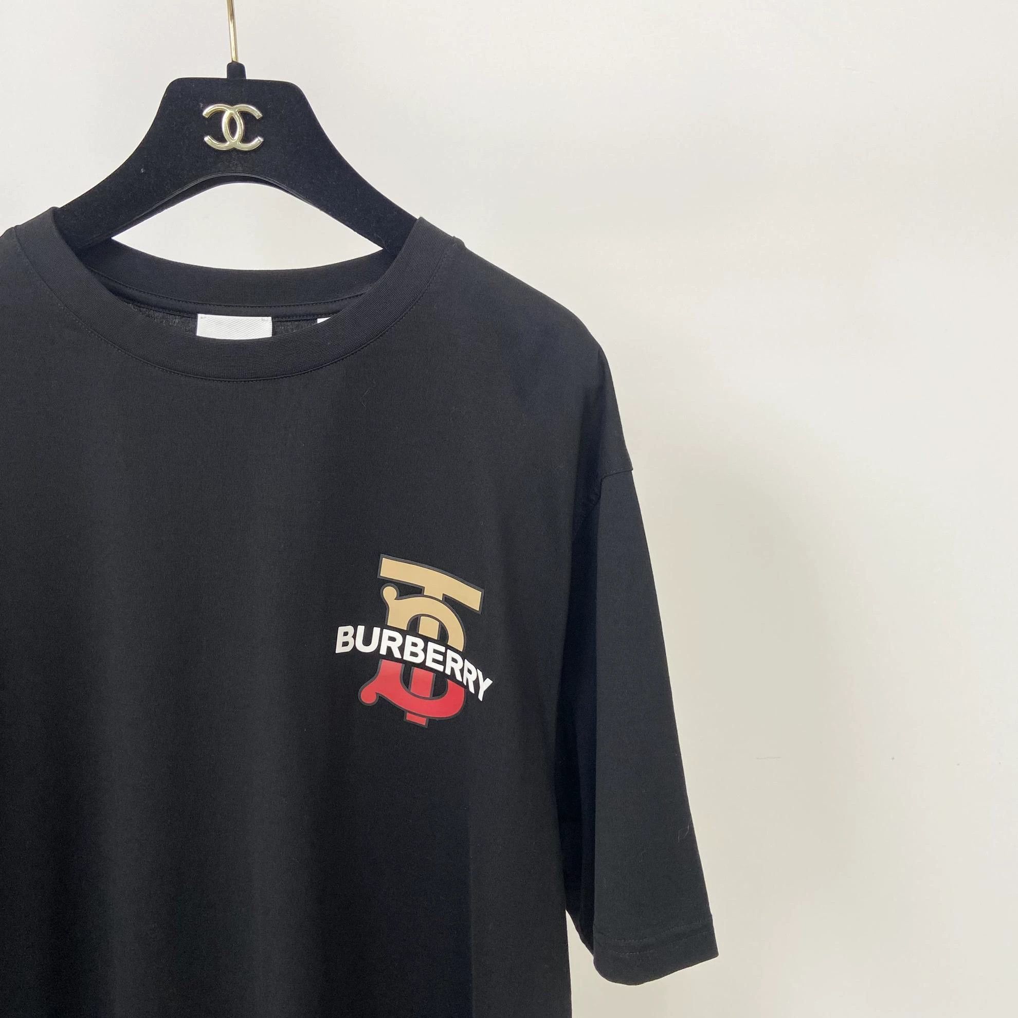 Burberry Burberry Black Printed Tee L 7513 Size US L / EU 52-54 / 3 - 4 Thumbnail