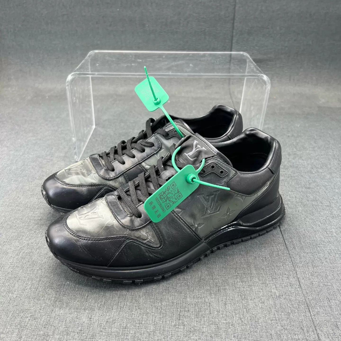 Louis Vuitton Black Low-Top Sneakers Size 6.5 Size US 6.5 / EU 39-40 - 1 Thumbnail
