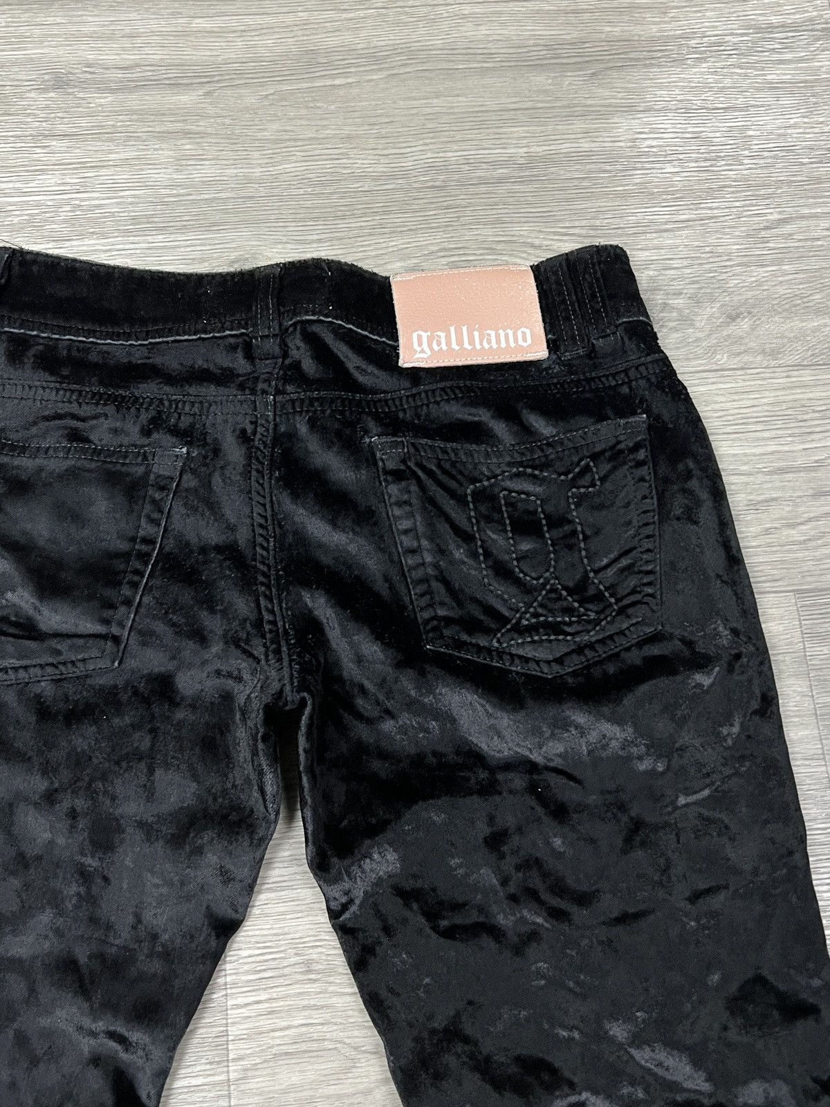John Galliano John Galliano Women's Black Velvet Velour Skinny Jeans it 42 Size 28" / US 6 / IT 42 - 2 Thumbnail