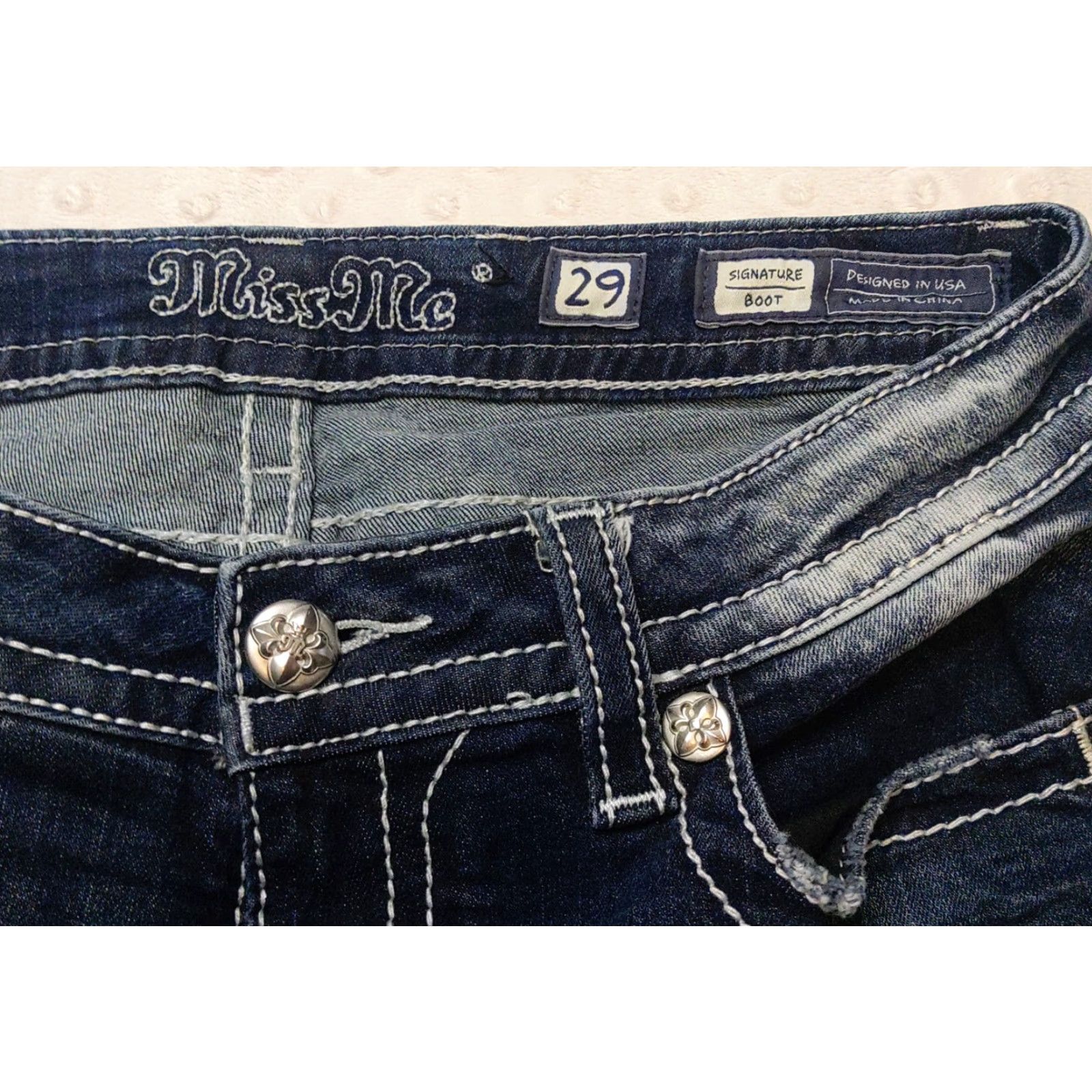 Miss Me Miss Me Jeans Womens Signature Bootcut 29 Embellished Fleur-de-lis Blue 32x32 Denim 5-Pocket Zipper Button Regular Womens Jeans Rock Western Y2K Size 29" - 5 Thumbnail