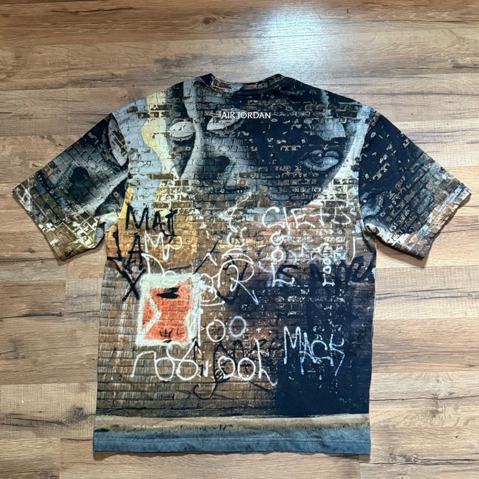 Jordan Brand NWOT Air Jordan Short Sleeve Size US M / EU 48-50 / 2 - 6 Thumbnail