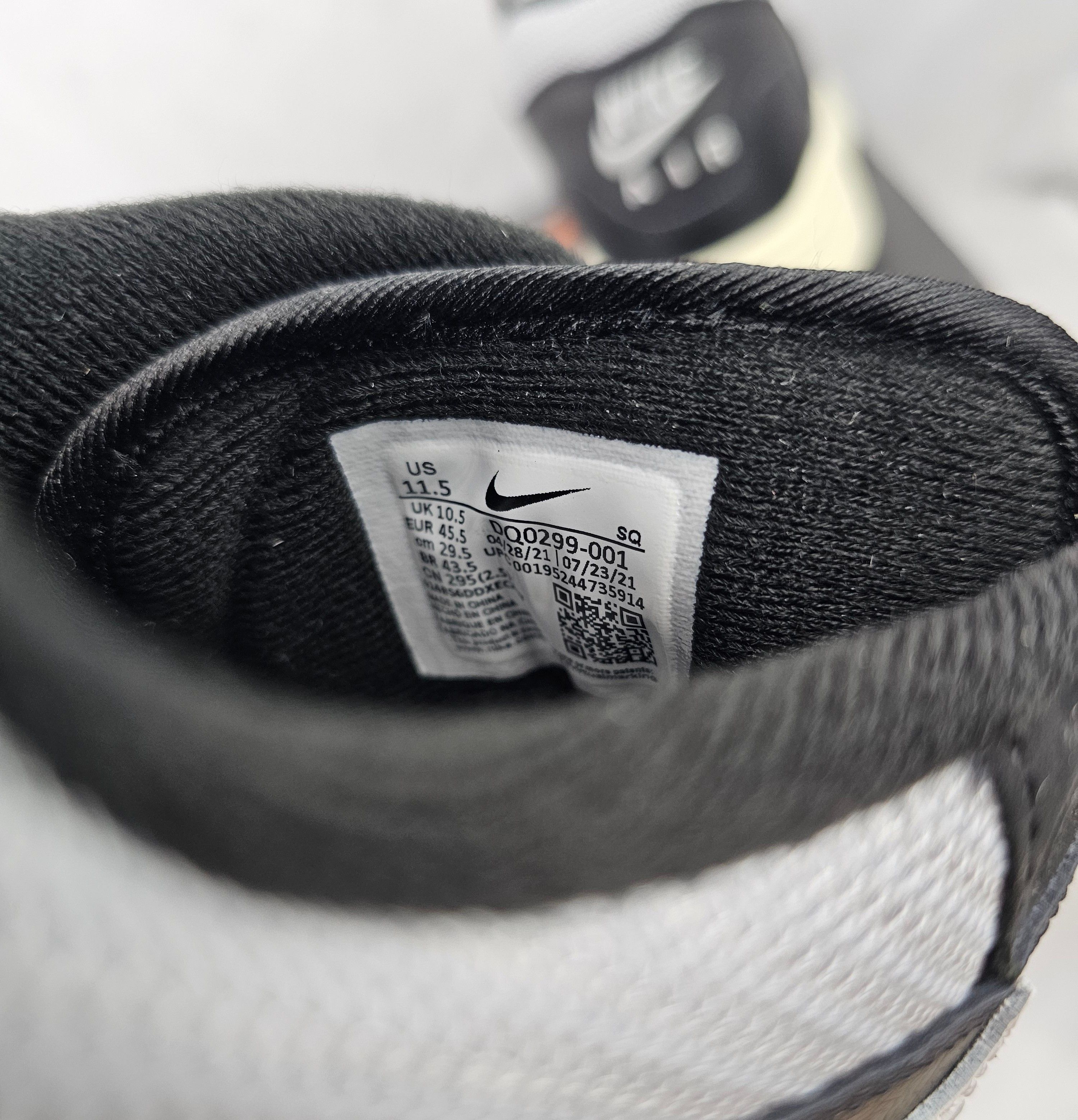 Nike × Patta Nike Air Max 1 Patta Waves Black (with braclet) BRAND NEW Size US 11.5 / EU 44-45 - 10 Thumbnail