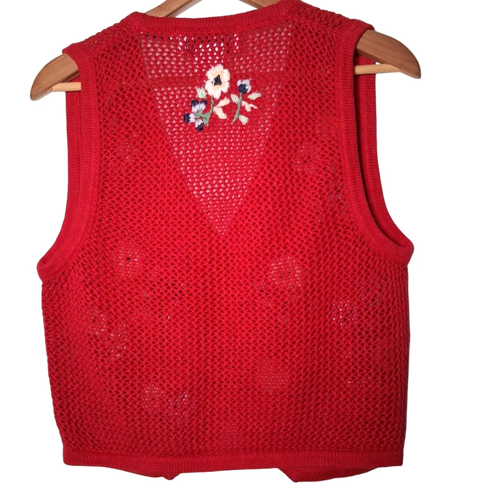 Jantzen VINTAGE Jantzen Sweater Vest Women S Red Hand Embroidered Floral Open Knit Size S / US 4 / IT 40 - 2 Thumbnail