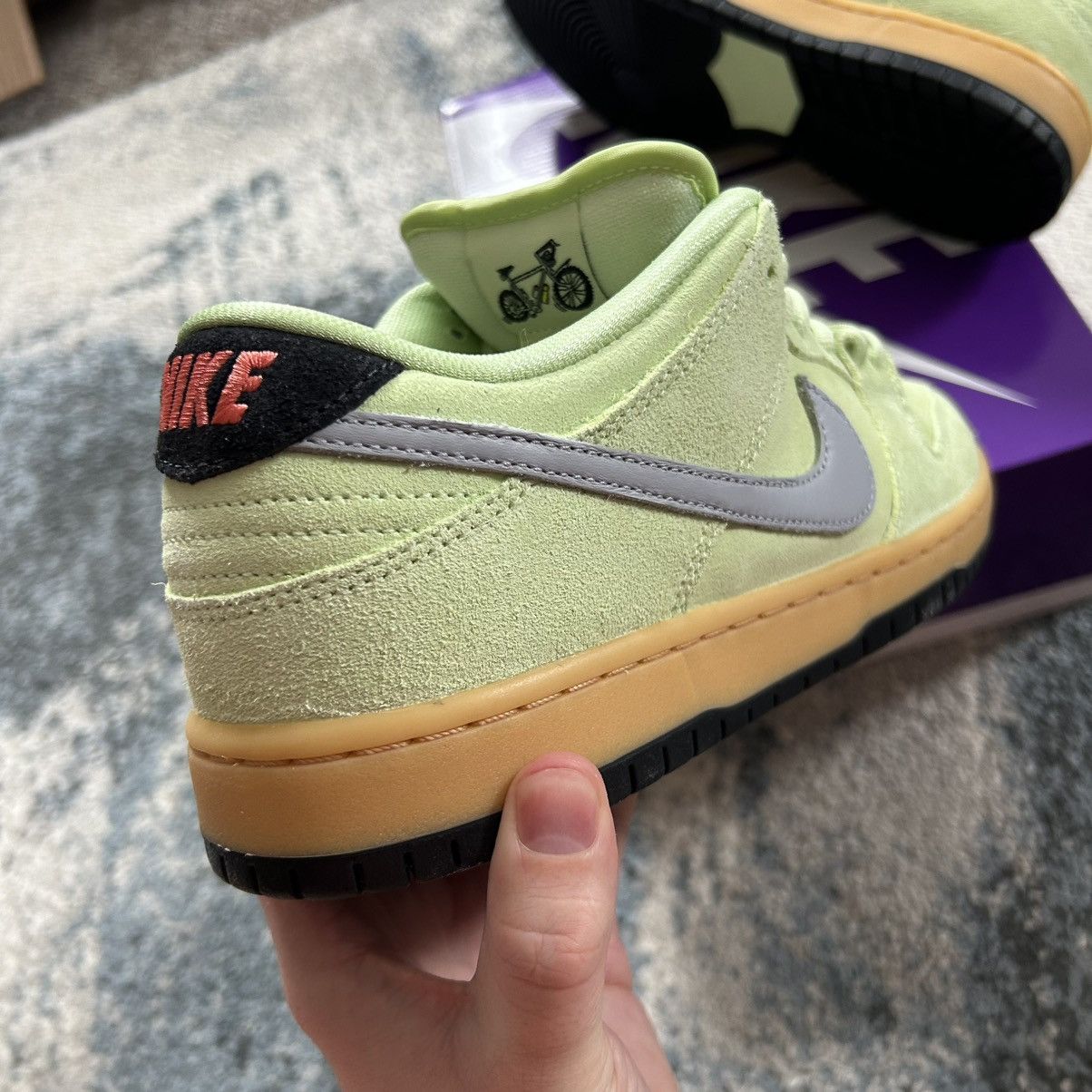 Nike SB DUNK LOW PRO PREMiUM SUEDE VERDUGO MOUNTAiN LiQUiD LiME WOLF Size US 9.5 / EU 42-43 - 7 Thumbnail