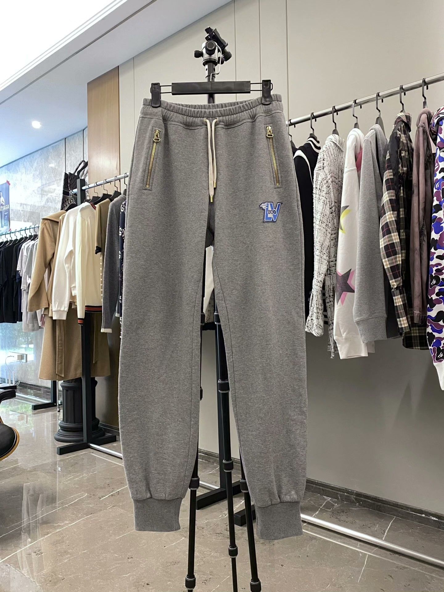 Louis Vuitton Louis Vuitton Embroidered Sweatpants 32 Men Size US 32 / EU 48 - 1 Thumbnail