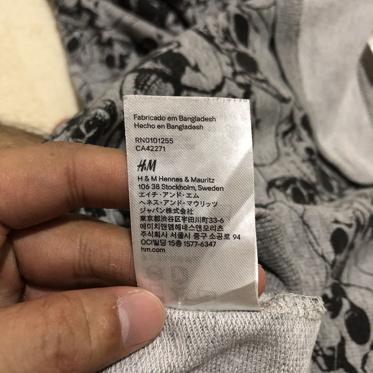 H&M H&M Skull Full Print Sweatshirt Size M / US 6-8 / IT 42-44 - 13 Thumbnail