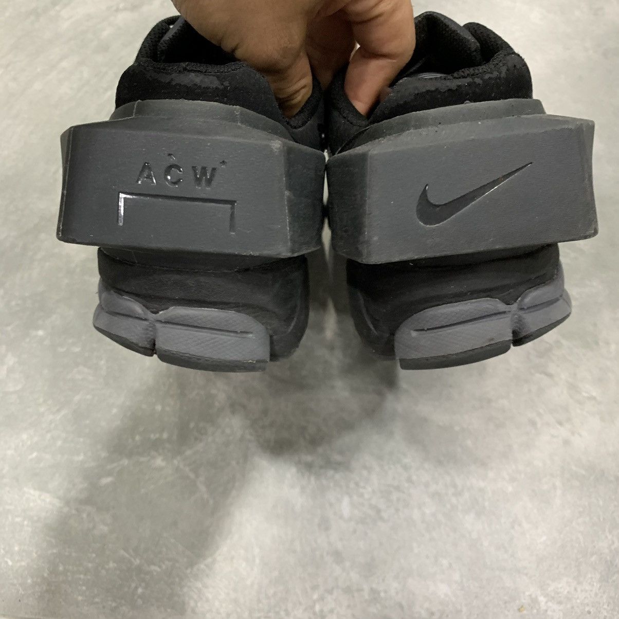 A-COLD-WALL* × Nike Nike Zoom Vomero 5 A Cold Wall Black Size US 7 / EU 40 - 10 Thumbnail