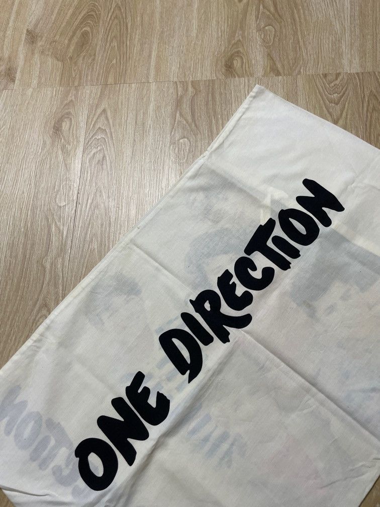 Band Tees × Vintage Vintage One Direction Pillow Case Size ONE SIZE - 5 Thumbnail