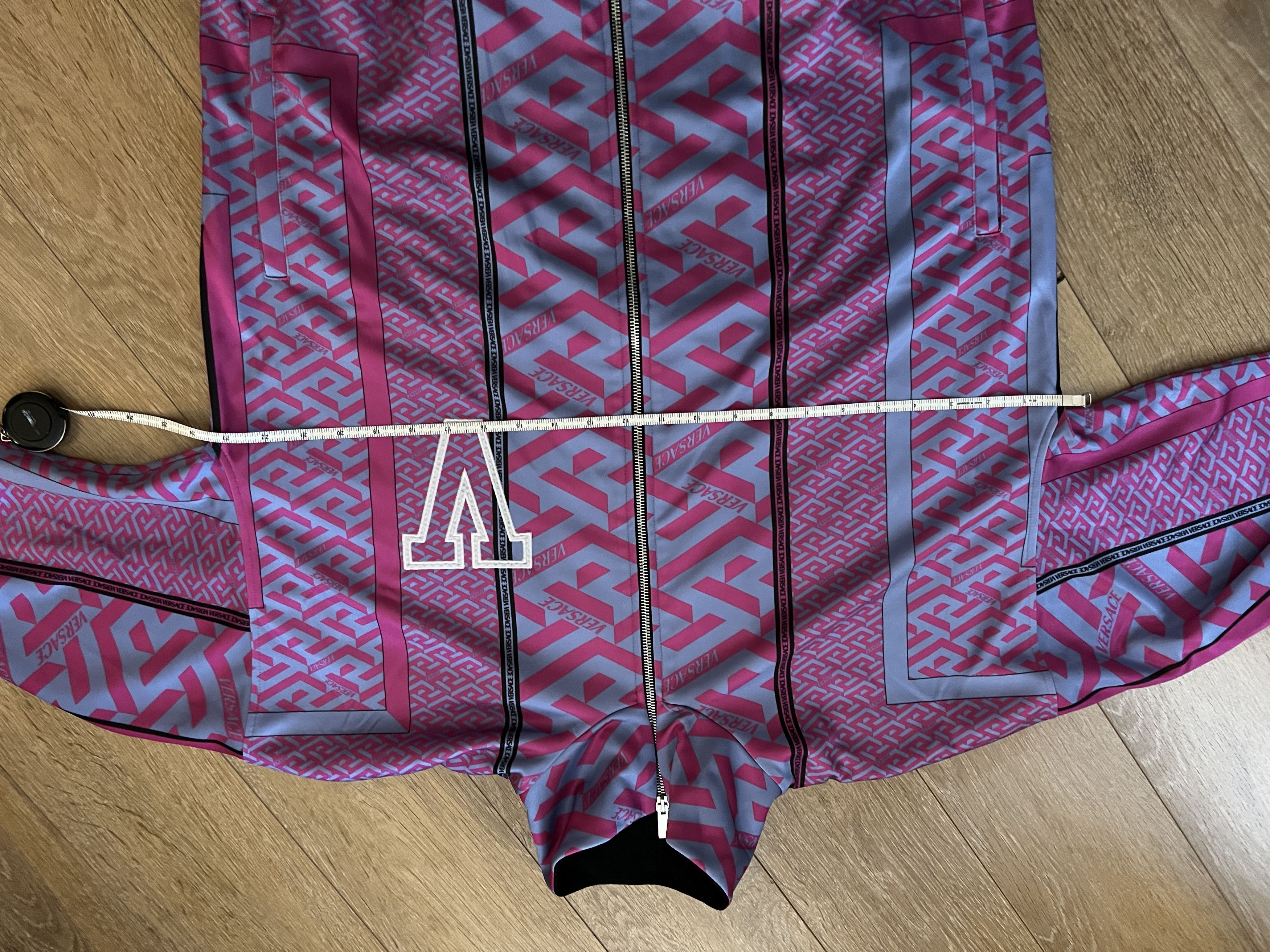Versace VERSACE FULL LOOK Jacket and Pants La Greca V TRACKSUIT Size US M / EU 48-50 / 2 - 23 Thumbnail