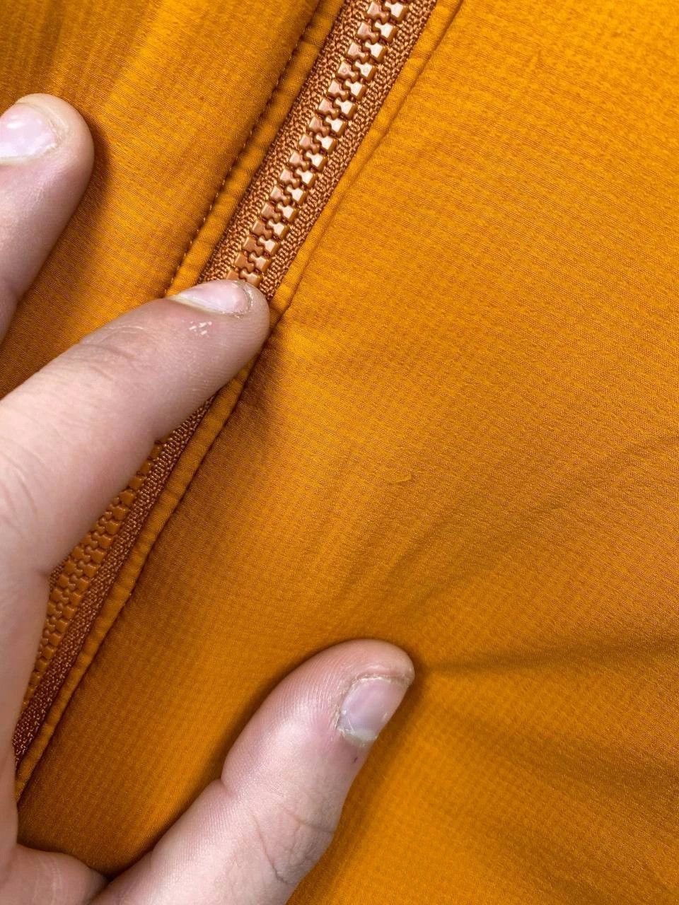 Arc'teryx Arcteryx LT Atom Down Jacket Men Size M Orange Size US M / EU 48-50 / 2 - 16 Thumbnail
