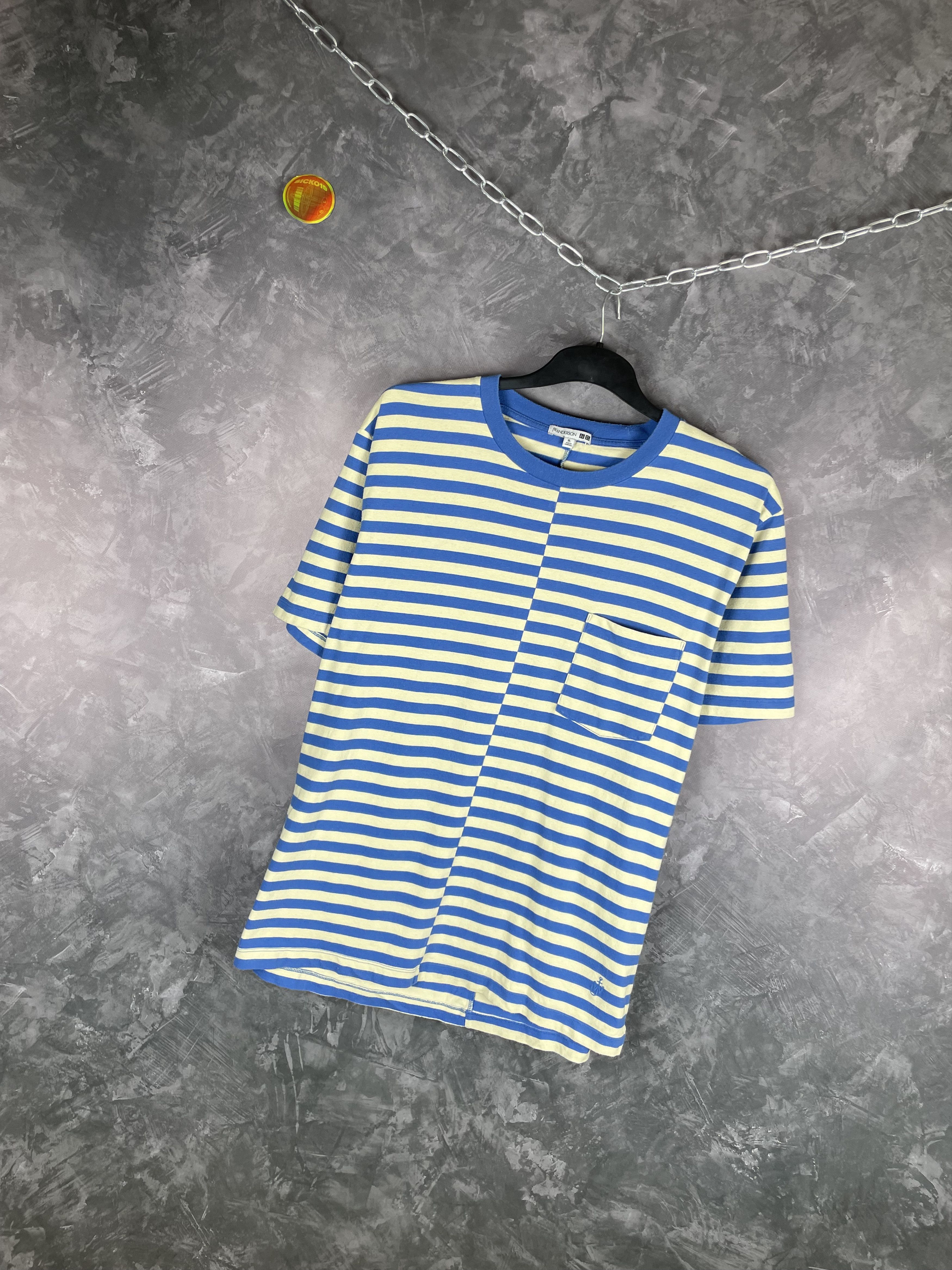 JW Anderson × Uniqlo J.W Anderson Uniqlo T-Shirt Size US XL / EU 56 / 4 - 2 Thumbnail