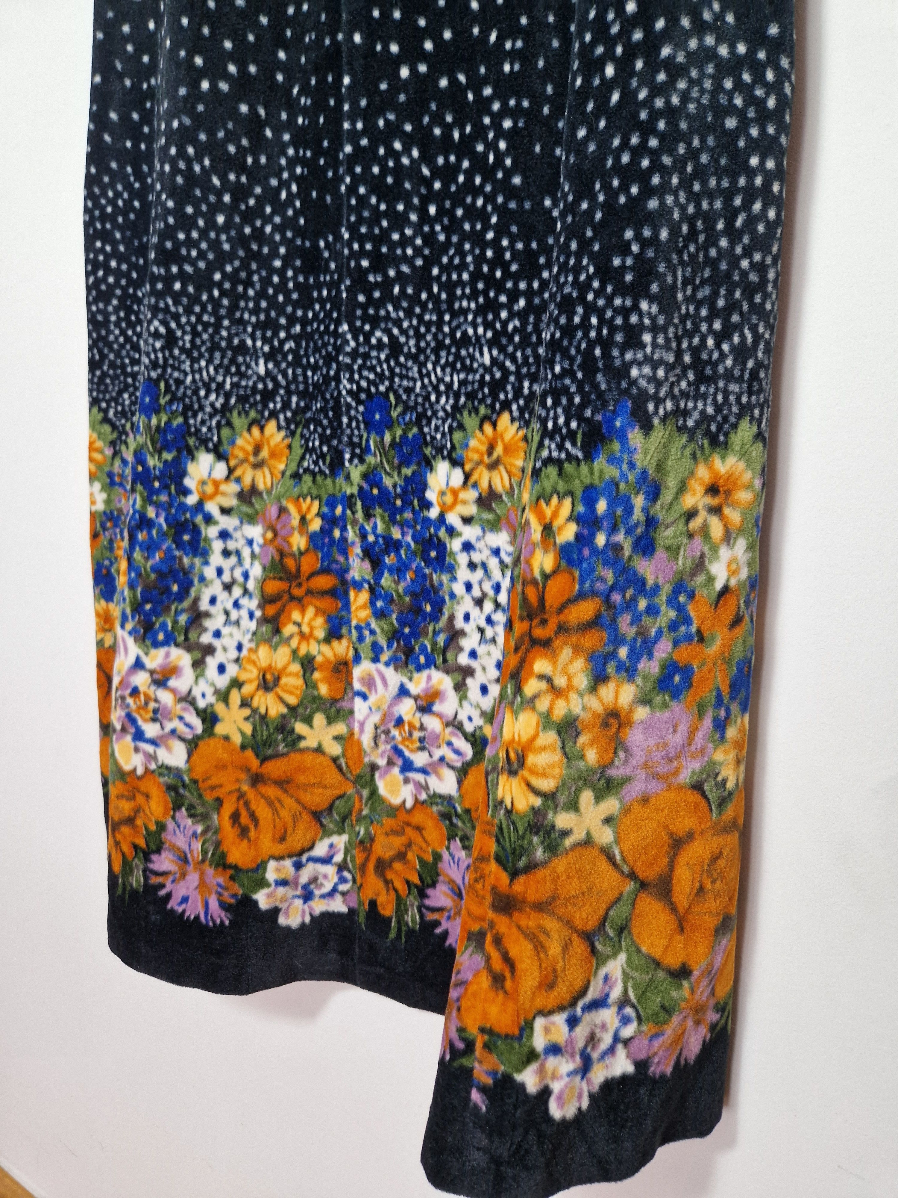 Japanese Brand × Vintage floral velvet maxi skirt vintage y2k japanese kenzo Size 26" / US 2 / IT 38 - 10 Thumbnail