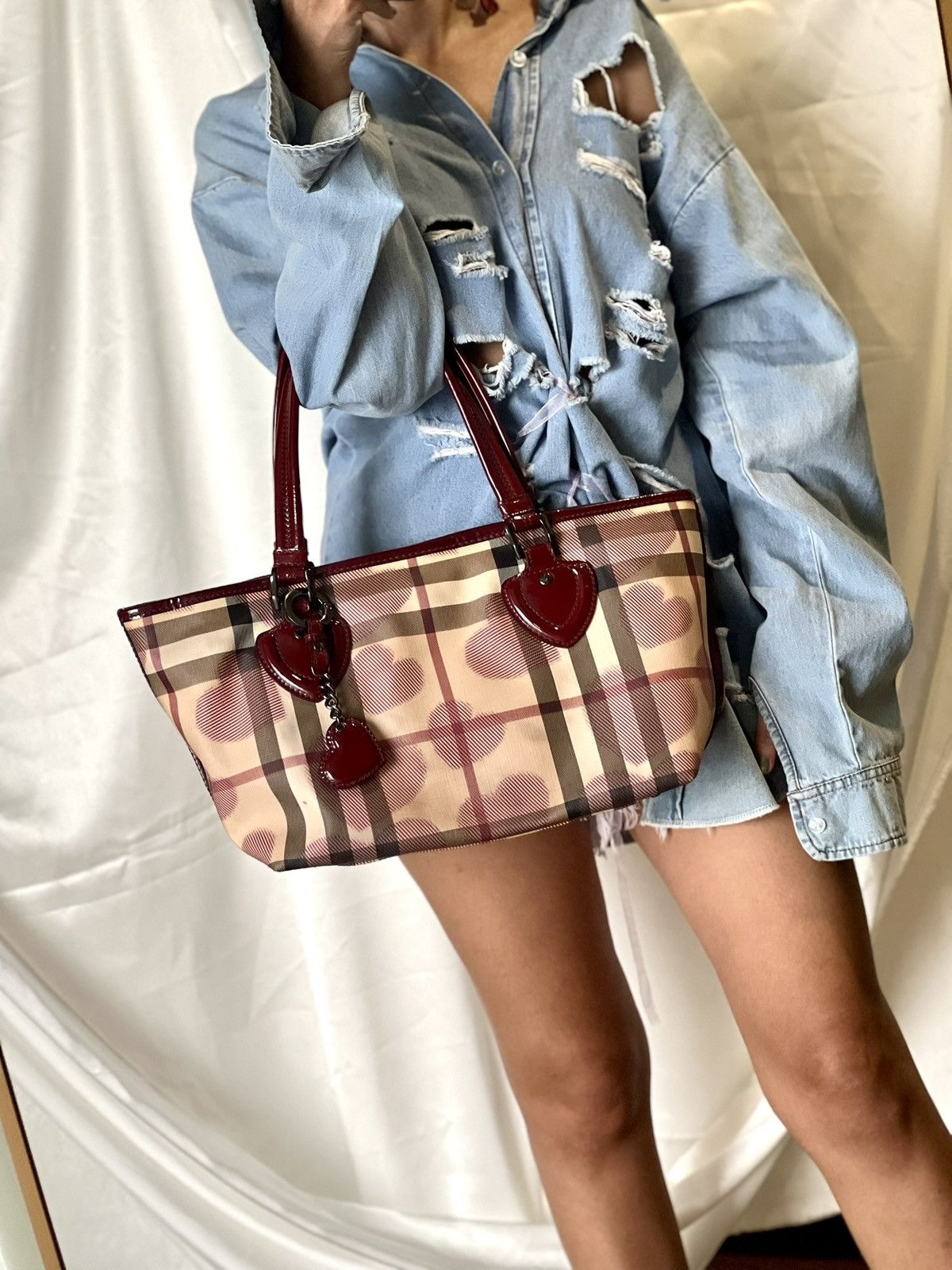 Burberry Burberry Heart Check Tote – Burgundy Red Size ONE SIZE - 20 Thumbnail