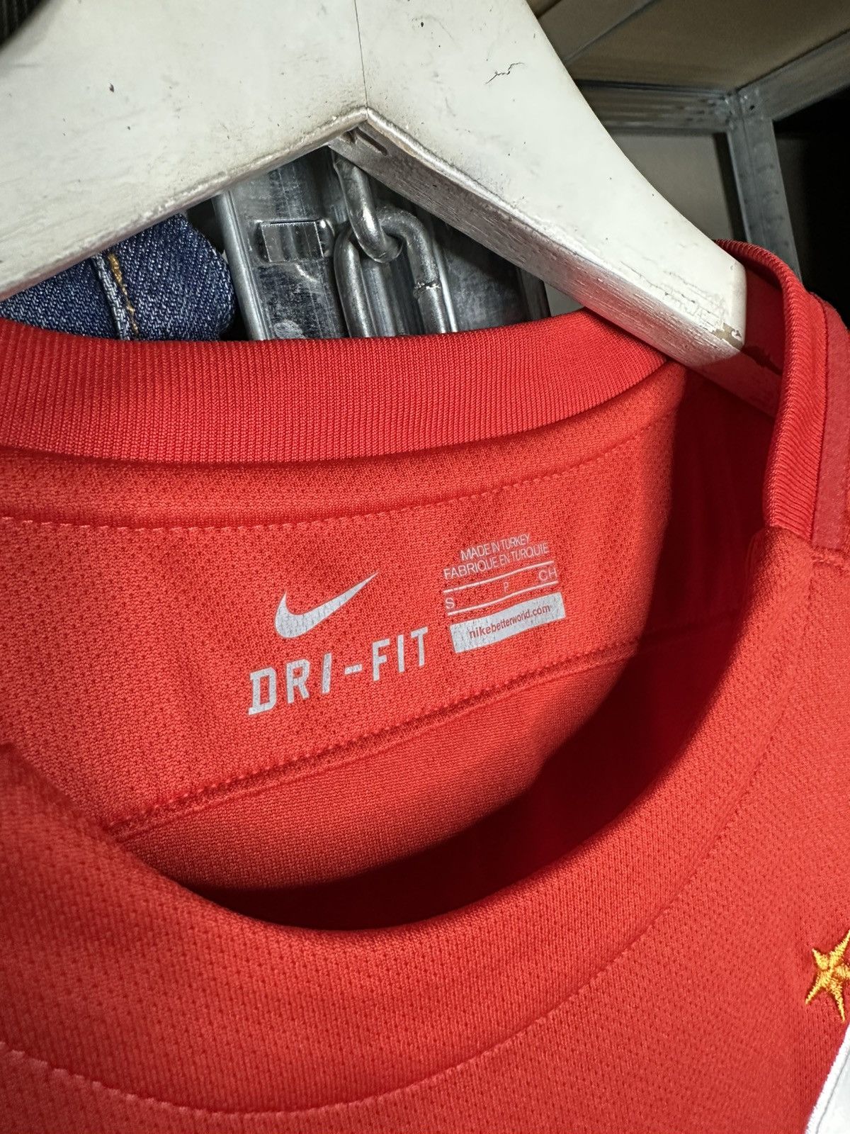 Nike Sneijder #10 Galatasaray Jersey 2015-16 Shirt Football Nike Size US S / EU 44-46 / 1 - 4 Thumbnail