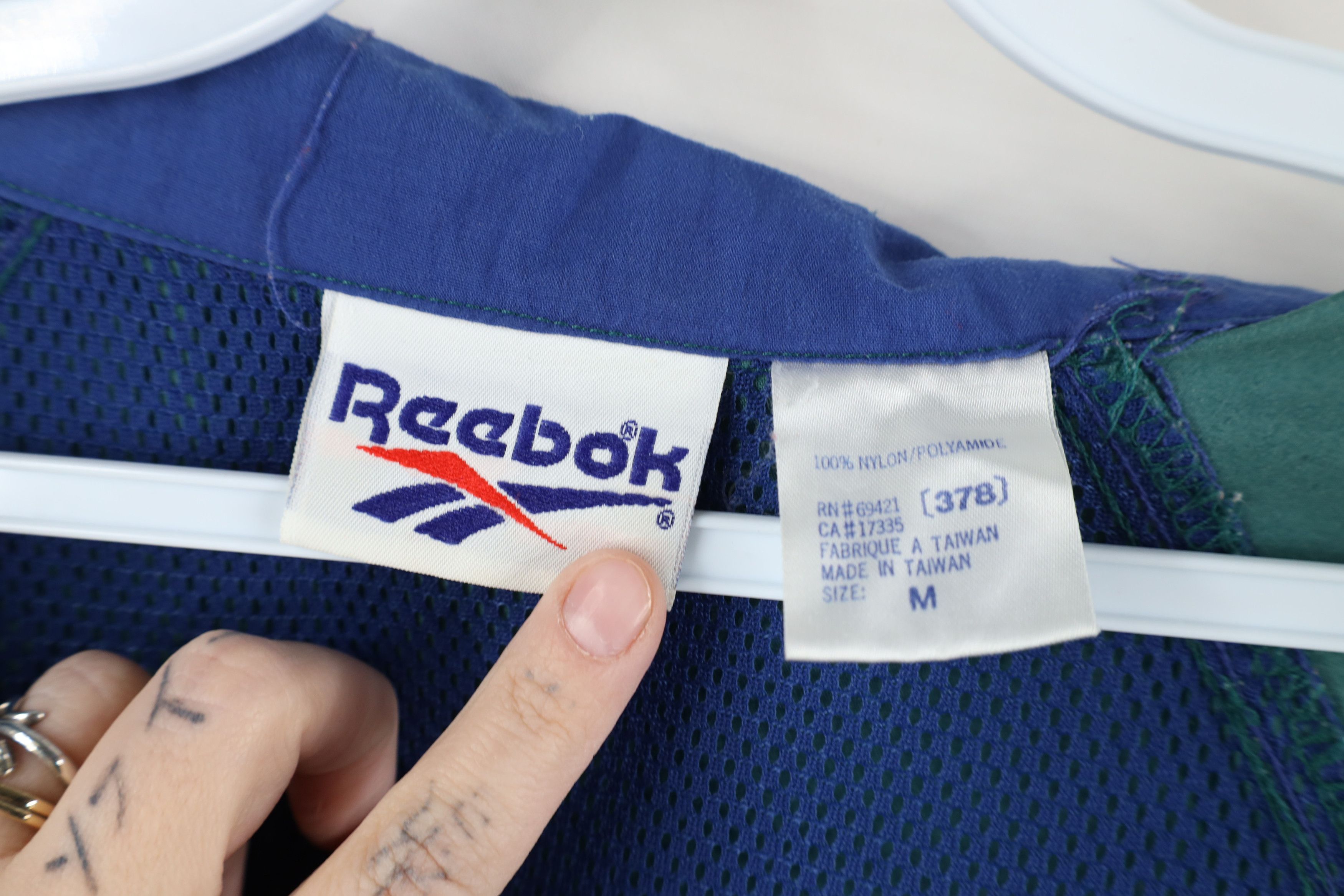 Reebok × Vintage Vintage 90s Reebok Big Logo Packable Windbreaker Jacket Size M / US 6-8 / IT 42-44 - 10 Thumbnail