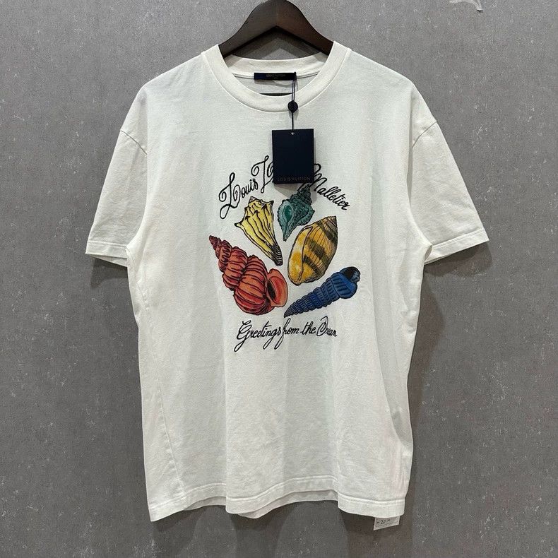 Louis Vuitton Louis Vuitton Monogrammed shell print short sleeves Size US L / EU 52-54 / 3 - 1 Thumbnail