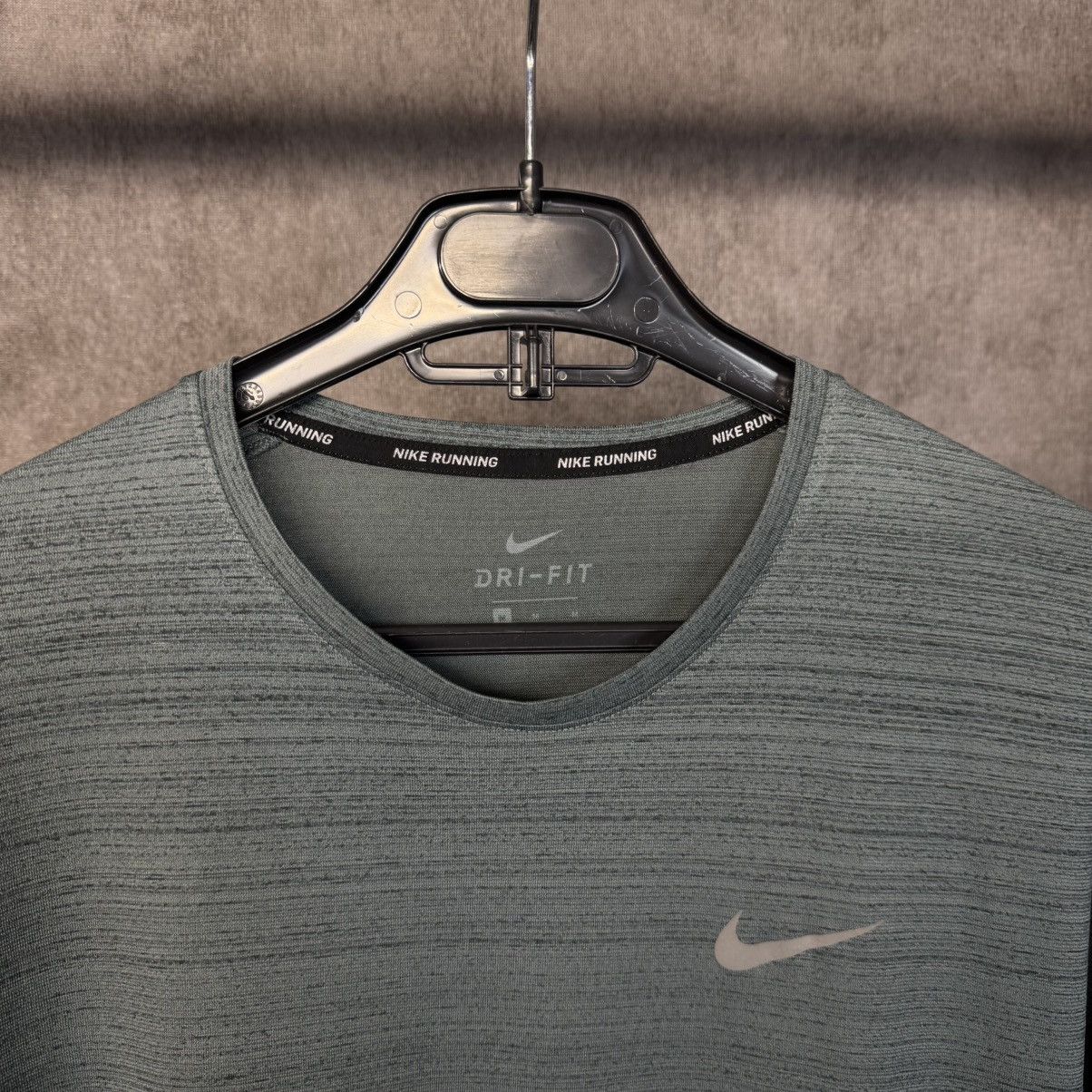 Nike Nike running Dri Fit t-shirt Size US M / EU 48-50 / 2 - 3 Thumbnail