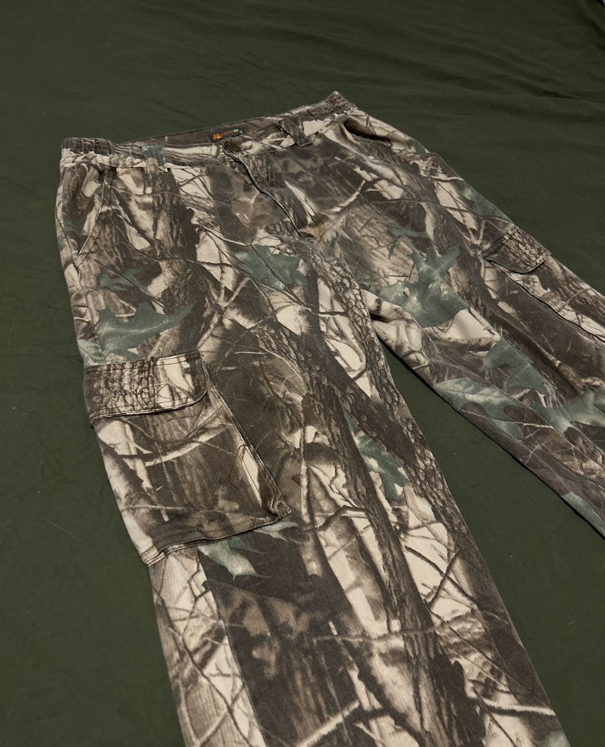 Carhartt Baggy realtree cargo pants Size US 31 - 2 Thumbnail