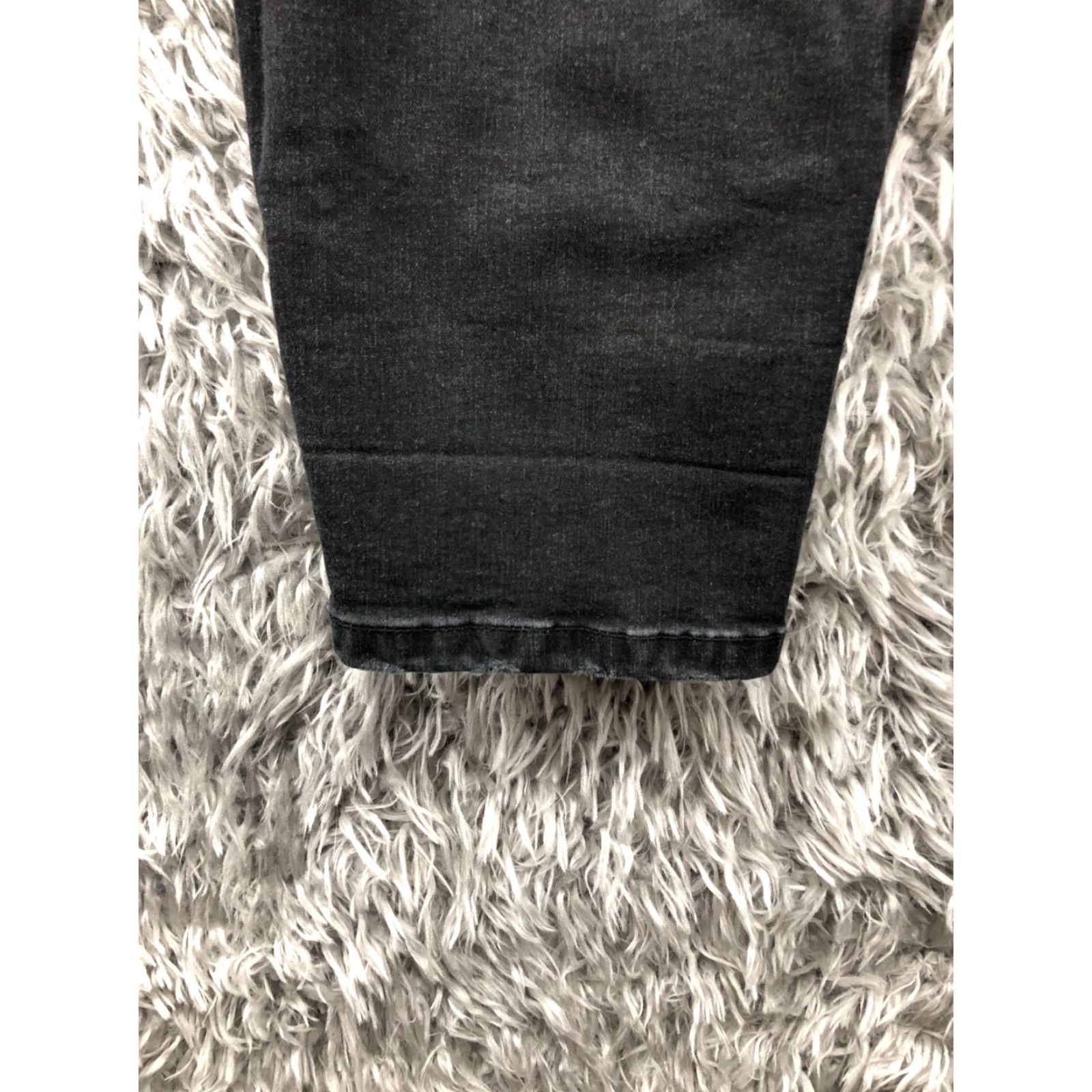 Denime **Jennifer Lopez Women's Mid Rise Black Capri Jeans Size 6** User: Jennifer Lopez Women's Mid Rise Black Capri Jeans Size 6 Size 28" / US 6 / IT 42 - 7 Thumbnail