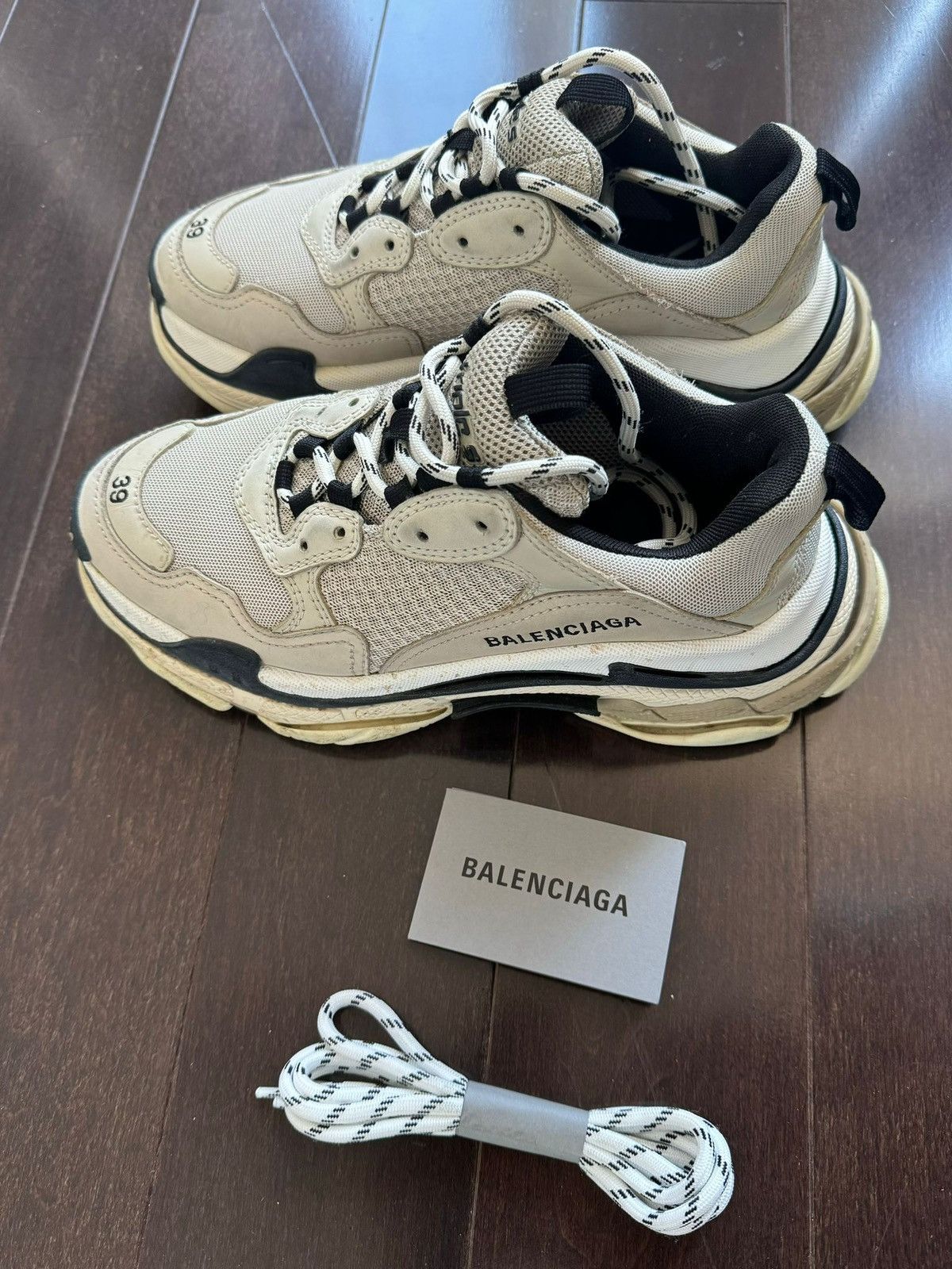 Balenciaga BALENCIAGA TRIPLE S SNEAKER Size US 6.5 / EU 39-40 - 2 Thumbnail