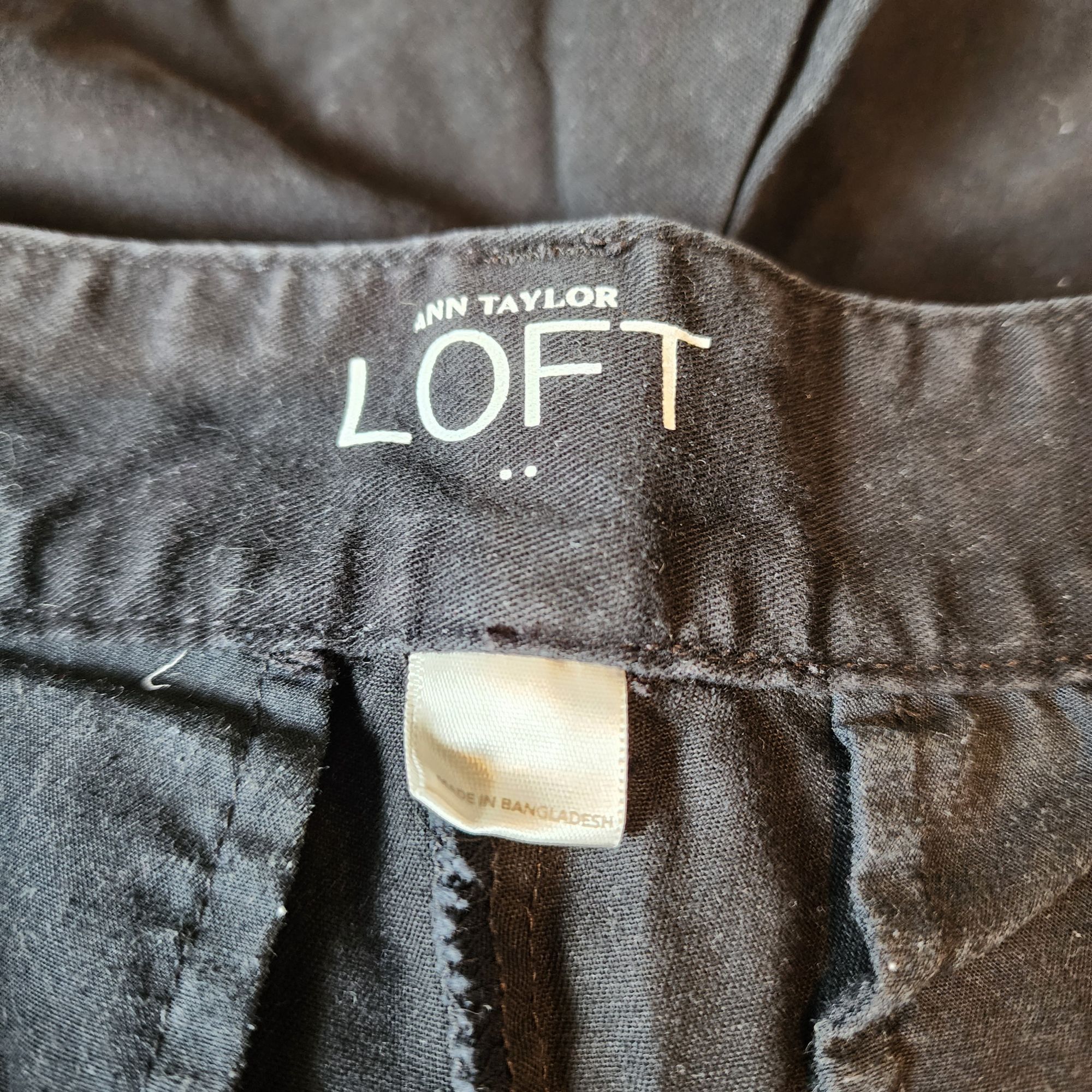 Loft Ann Taylor Loft Solid Black Chino Shorts Women's Size 4 Size 27" / US 4 / IT 40 - 3 Thumbnail