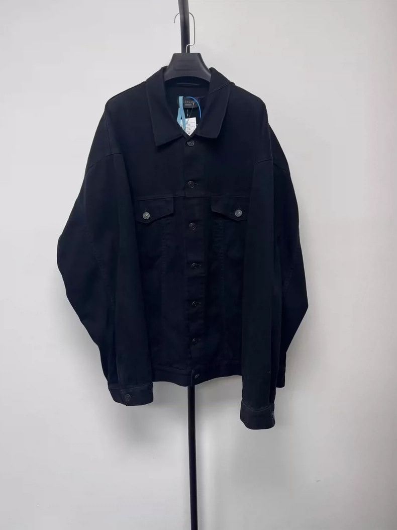Balenciaga Balenciaga Logo print single-breasted denim jacket at back Size US S / EU 44-46 / 1 - 2 Thumbnail