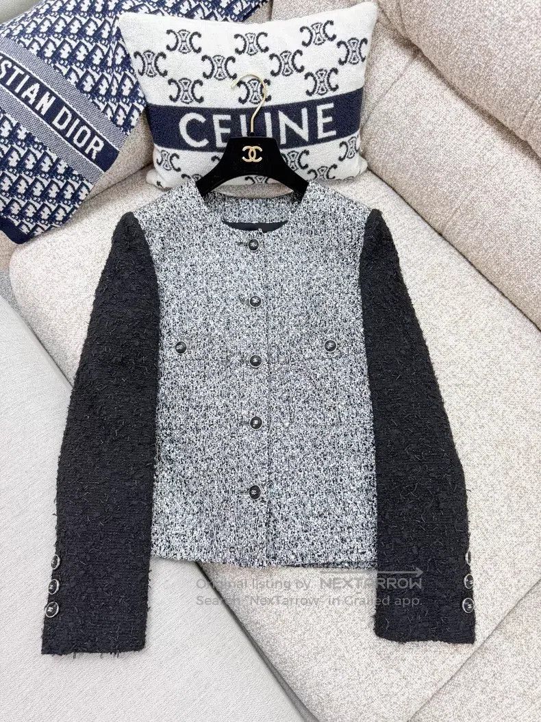 Chanel Chanel Black long-sleeved jacket with sequin embroidery Size XS / US 0-2 / IT 36-38 - 2 Thumbnail