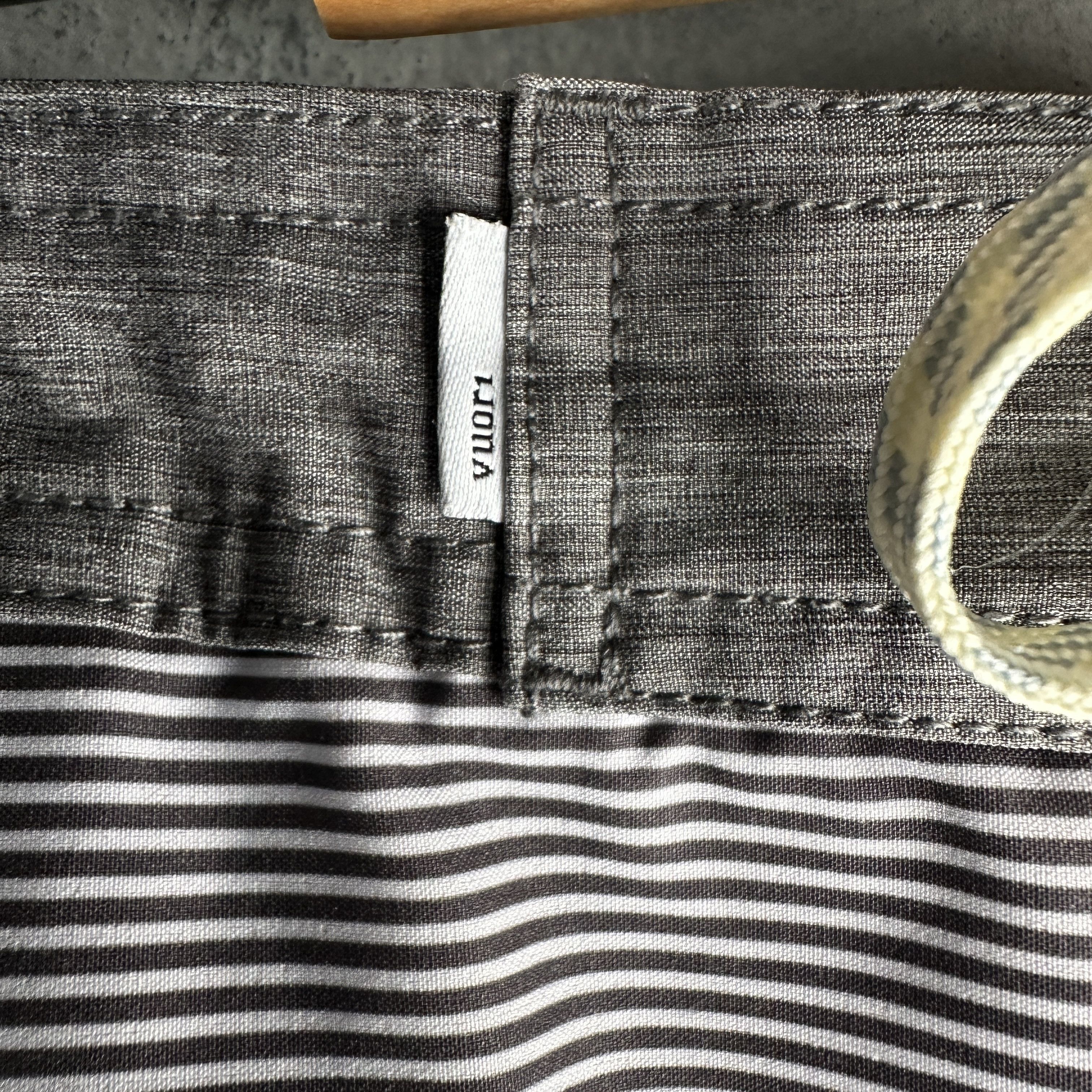 Vuori Vuori Cruise Board Shorts 38 Gray Striped Swim Trunks V314 Size US 38 / EU 54 - 3 Thumbnail