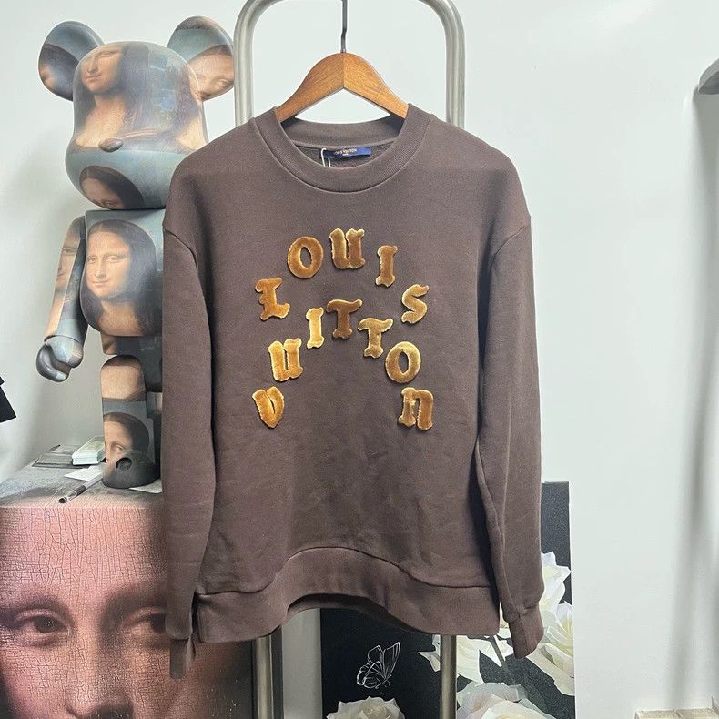 Louis Vuitton Louis Vuitton Flocked logo sweatshirt 2504-Nextarrow Size US M / EU 48-50 / 2 - 1 Thumbnail