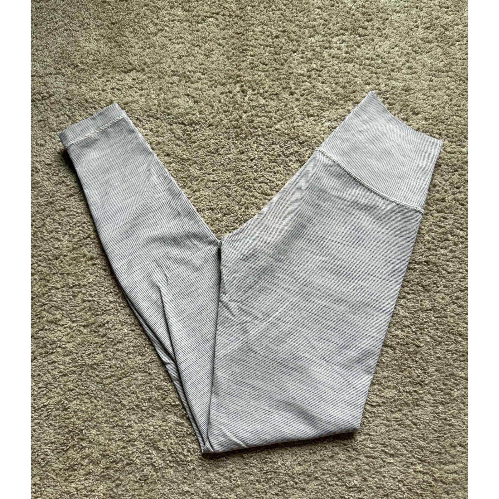 Lululemon Lululemon Wunder Under High Rise Tight Leggings Purple 6 Size 28" / US 6 / IT 42 - 1 Thumbnail