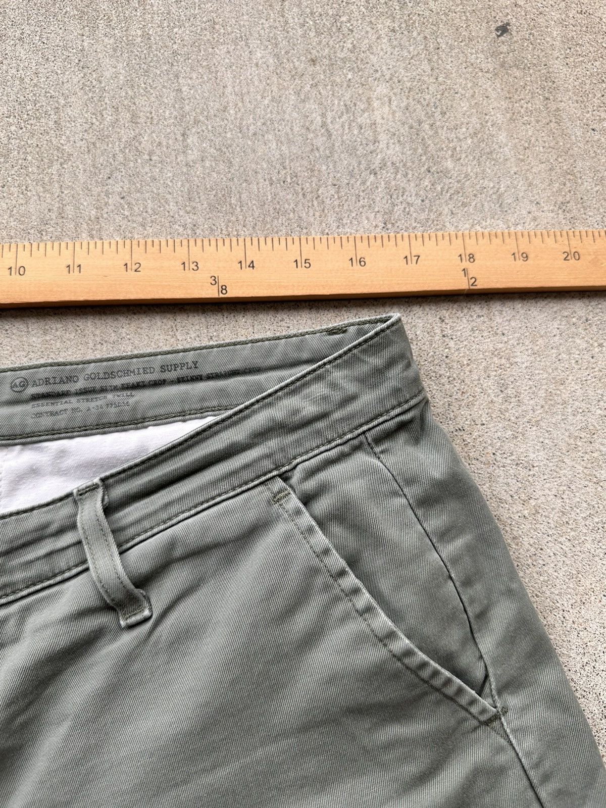 AG Adriano Goldschmied Adriano Goldschmied Shorts Olive Cutoff Causal AG Jeans Size US 33 - 6 Thumbnail