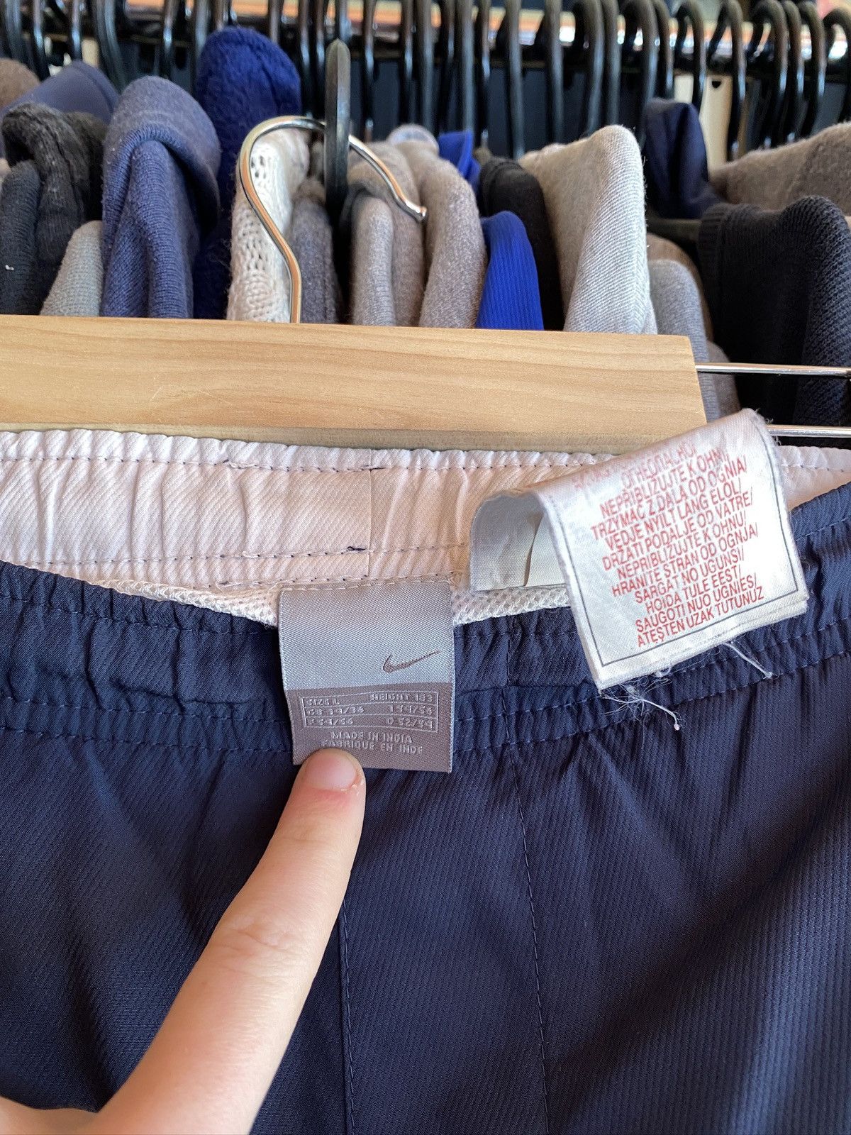 Nike VINTAGE NIKE ATHLETIC SHORTS Y2k Size US 34 / EU 50 - 4 Thumbnail