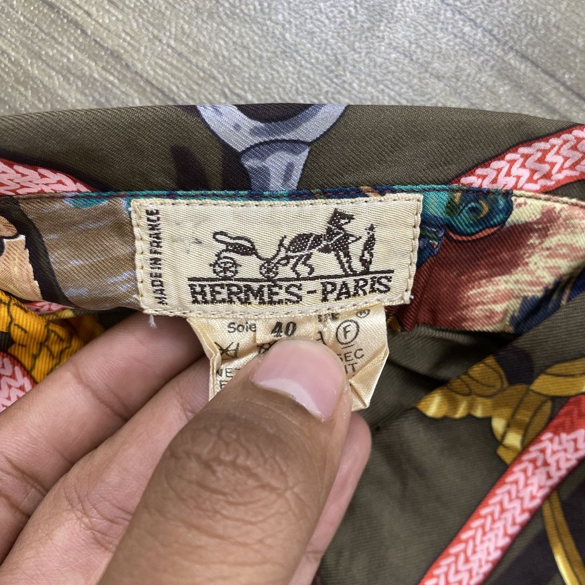 Hermes 90s Arcive Hermes Paris Equestrian Scarf Graphic Silk Shirt Size US L / EU 52-54 / 3 - 8 Thumbnail