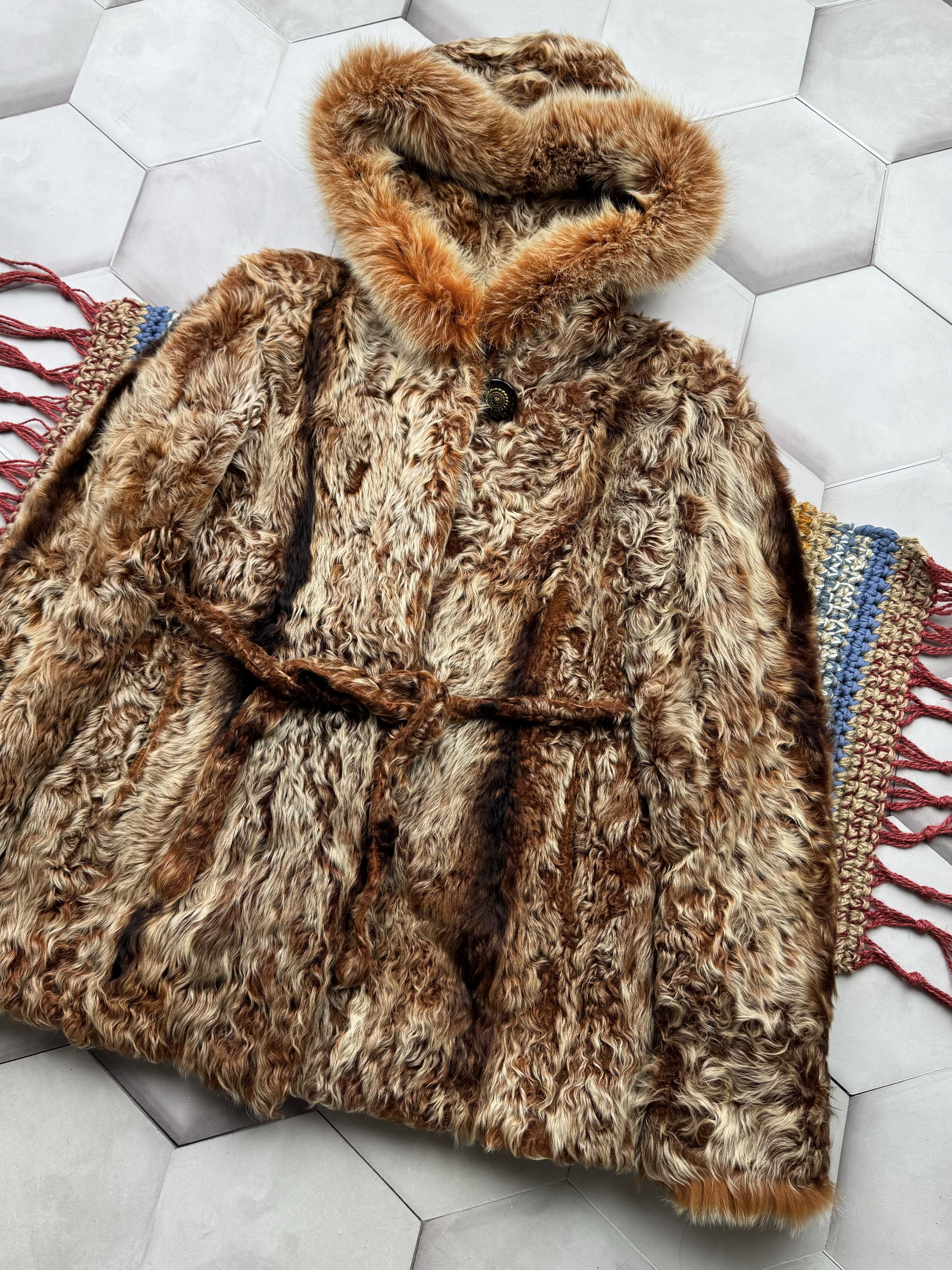 Vintage Vintage Real Fur Hooded Coat (E4) Size M / US 6-8 / IT 42-44 - 3 Thumbnail