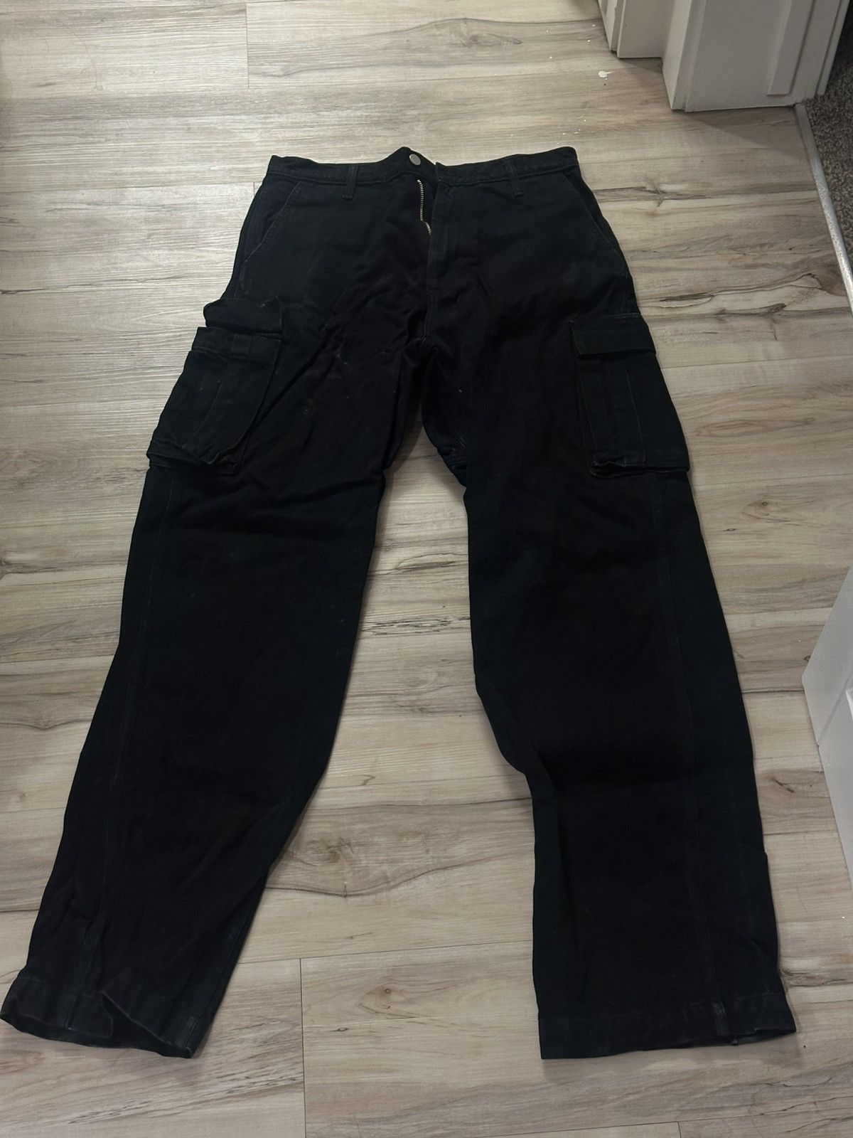 Holiday Brand Holiday black cargos Size US 30 / EU 46 - 1 Thumbnail